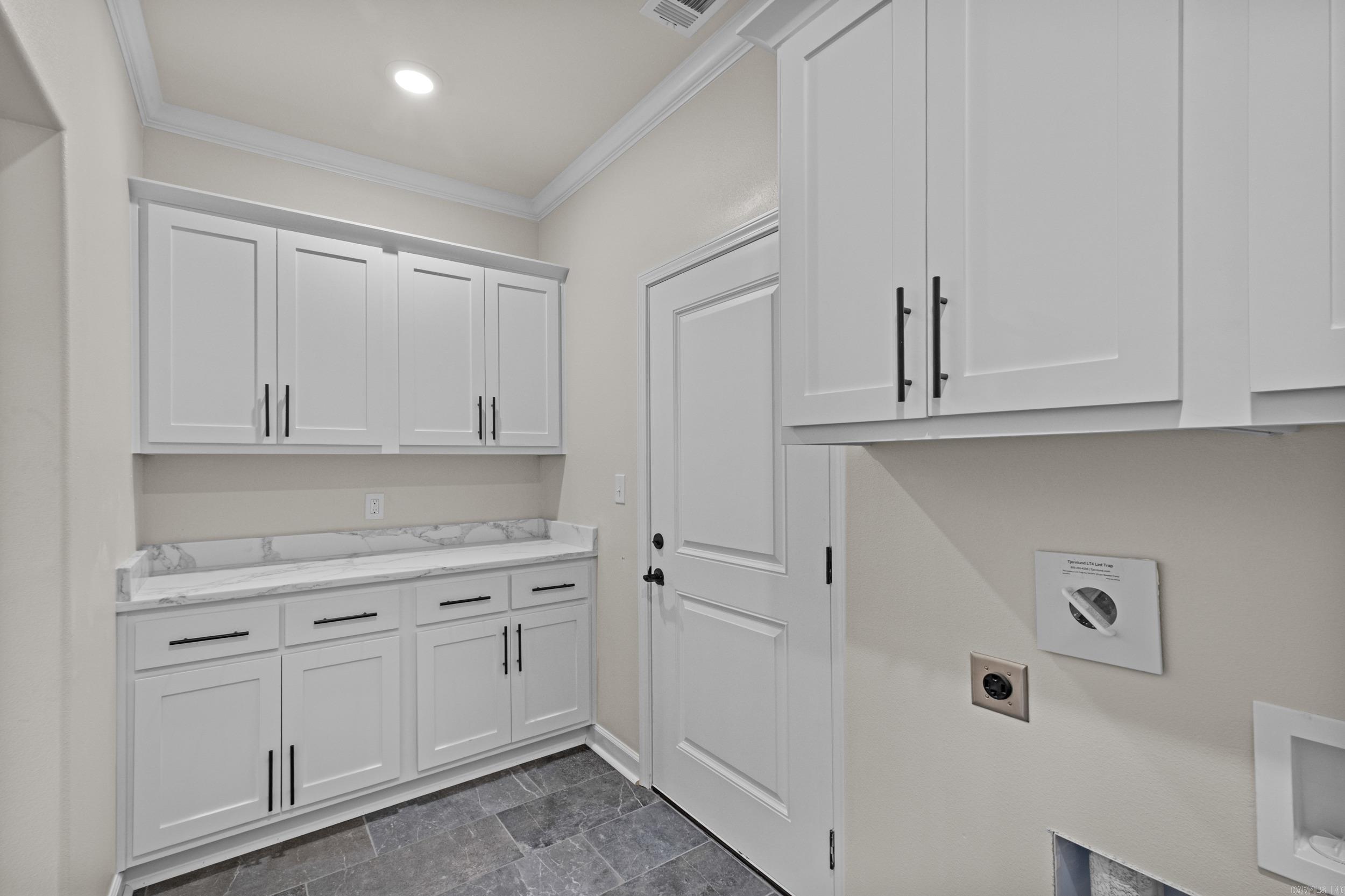 517 Forest Oak Cove Property Photo 15