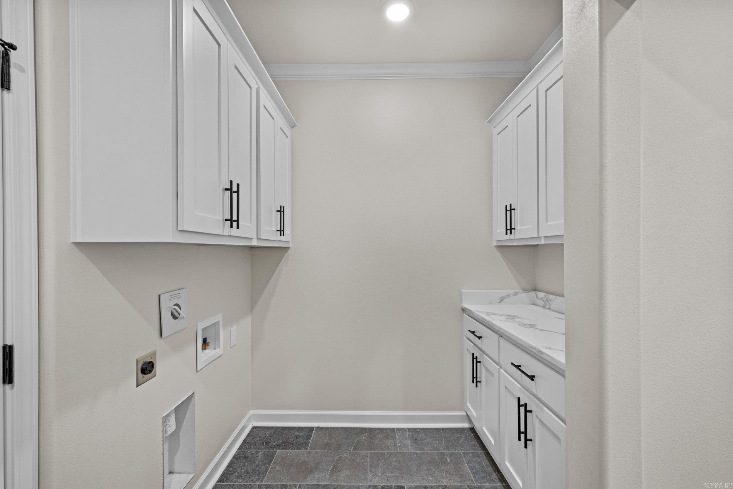 517 Forest Oak Cove Property Photo 16