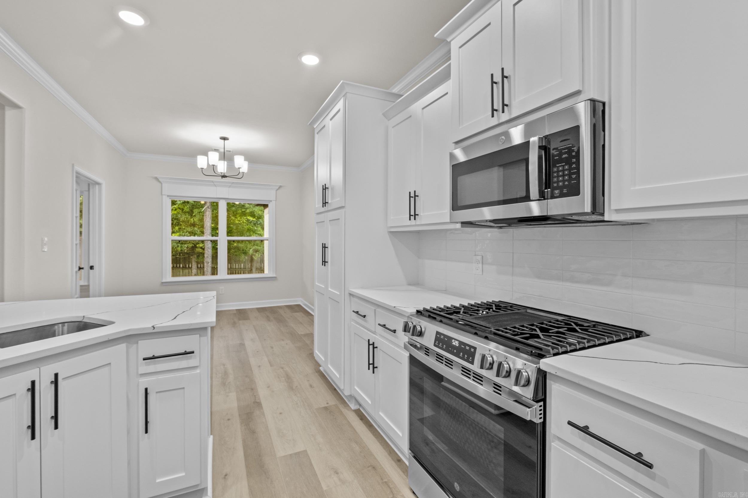 520 Forest Oak Cove Property Photo 14