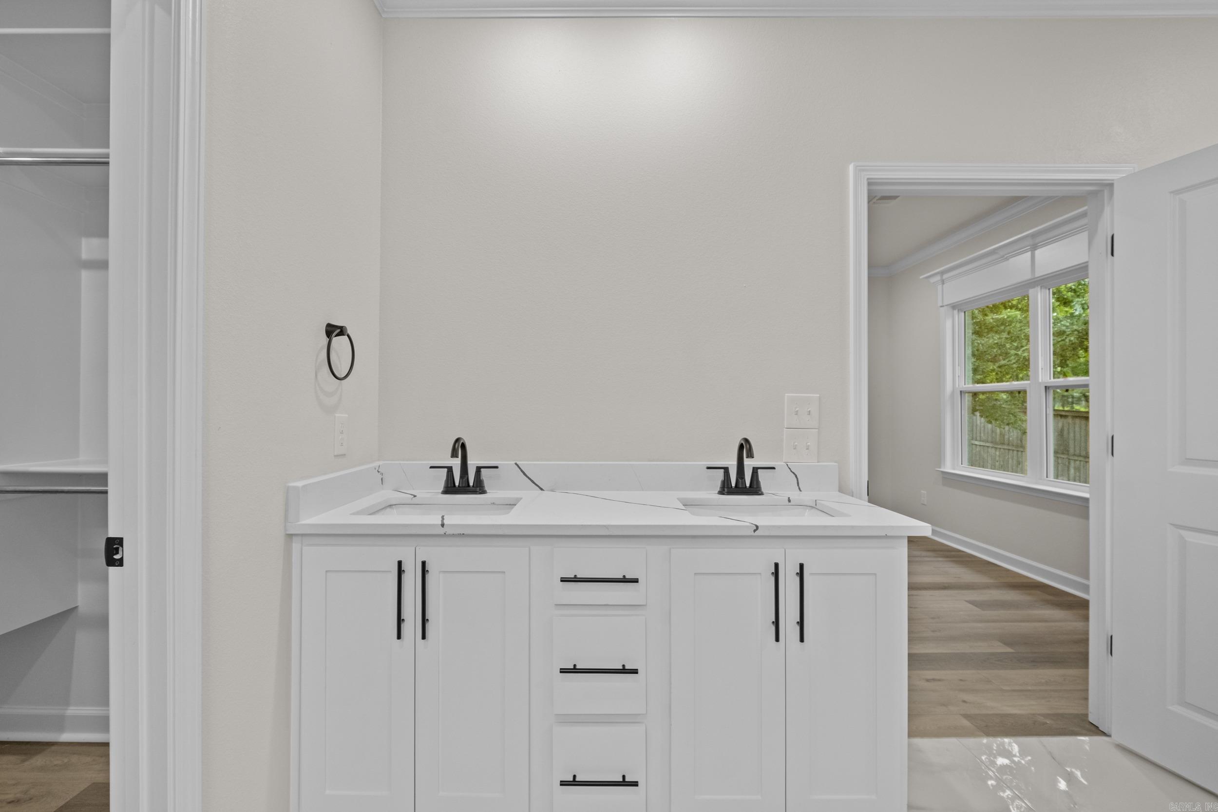 520 Forest Oak Cove Property Photo 20