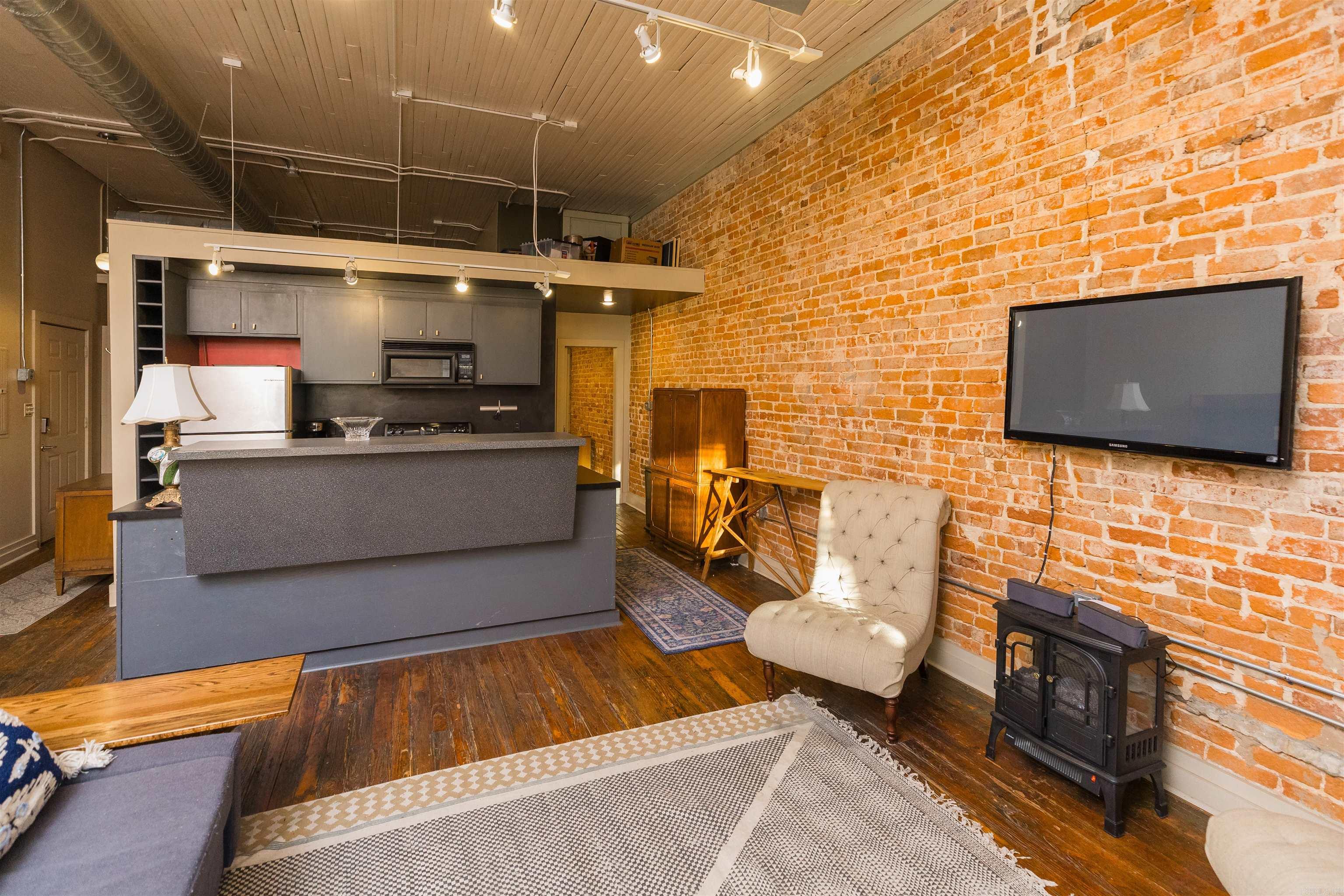 241 S Main Property Photo 1