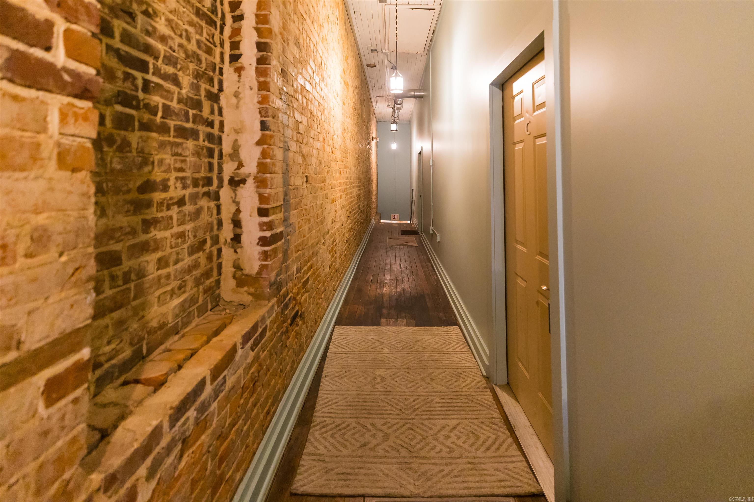 241 S Main Property Photo 4