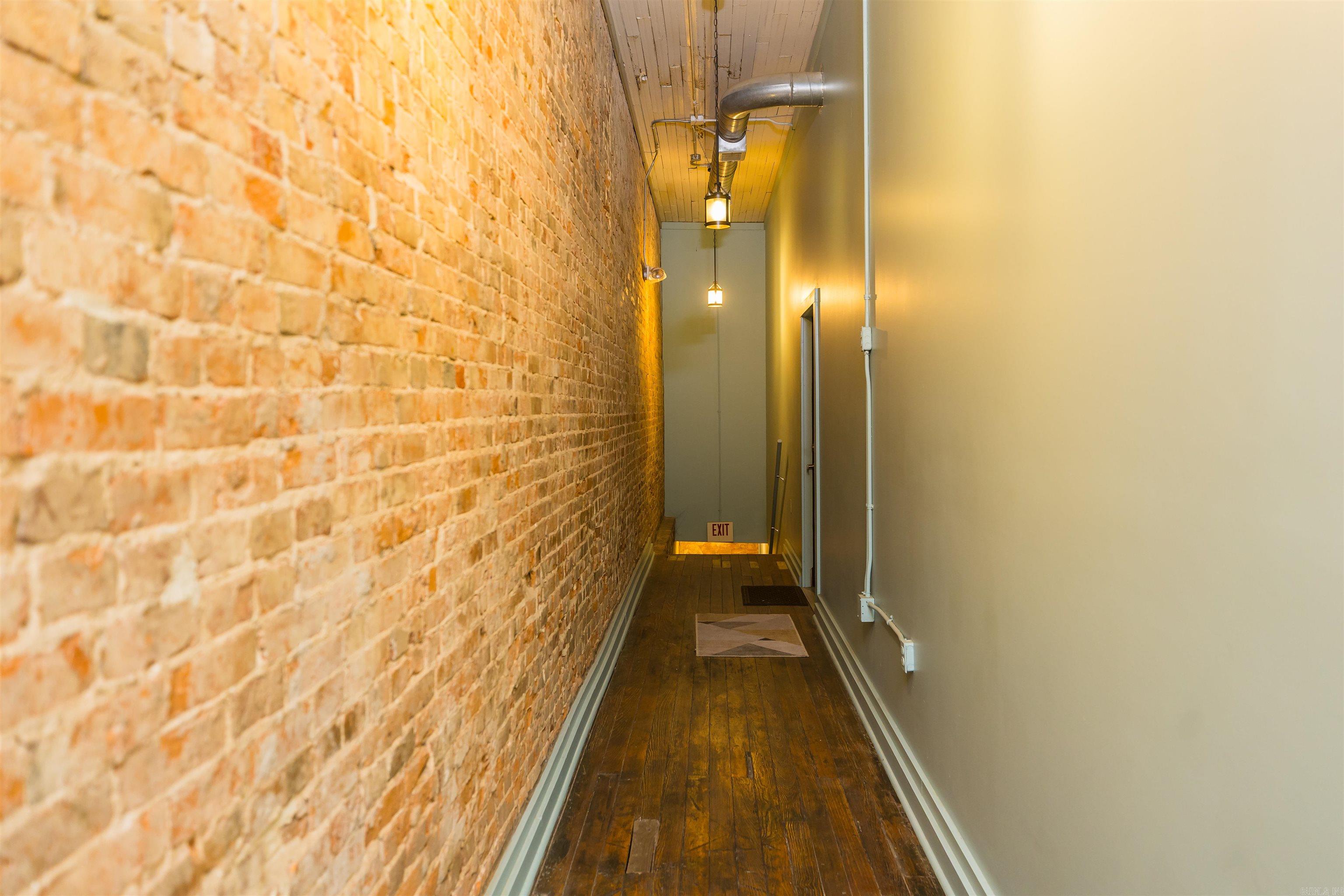 241 S Main Property Photo 5