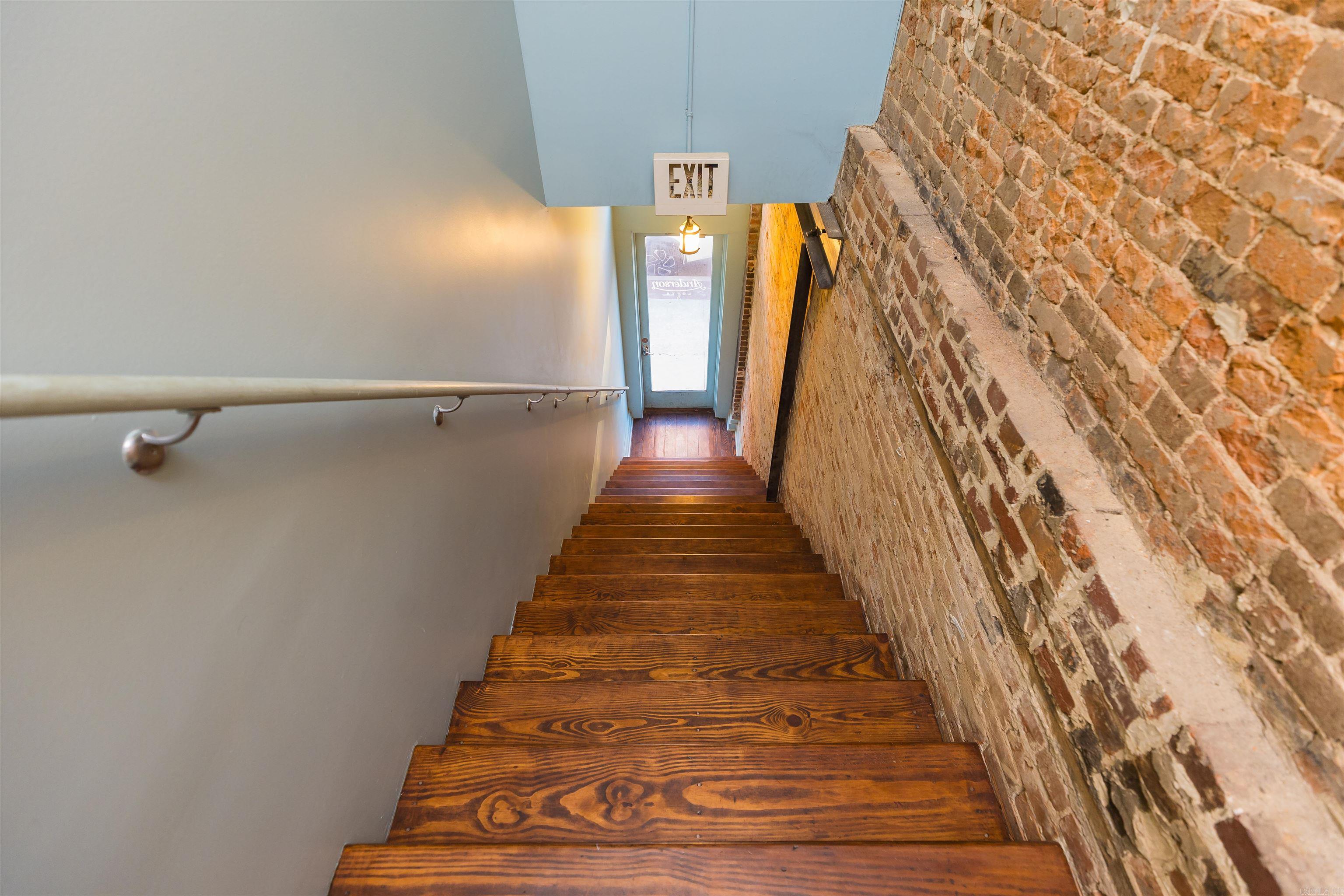 241 S Main Property Photo 6