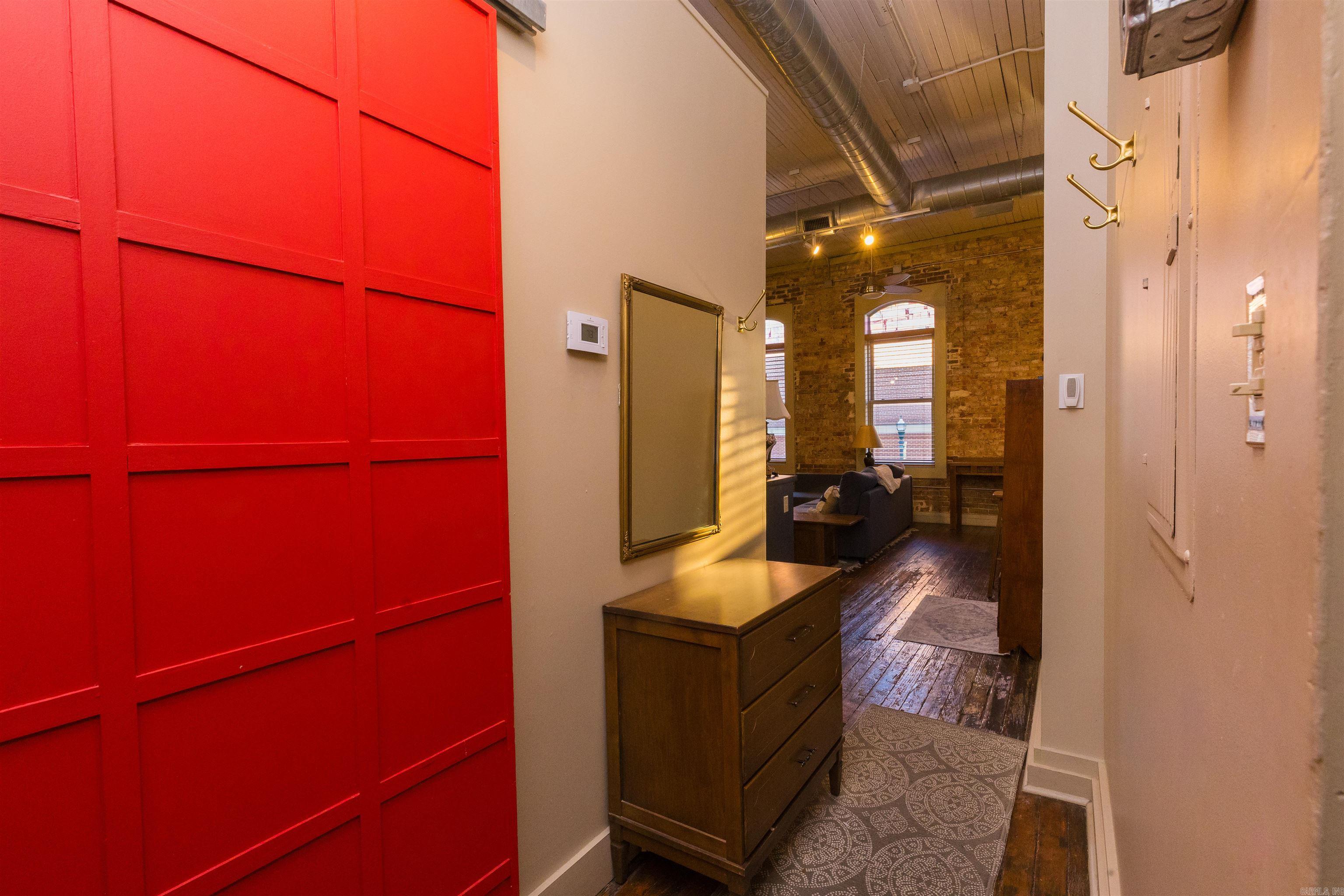 241 S Main Property Photo 7