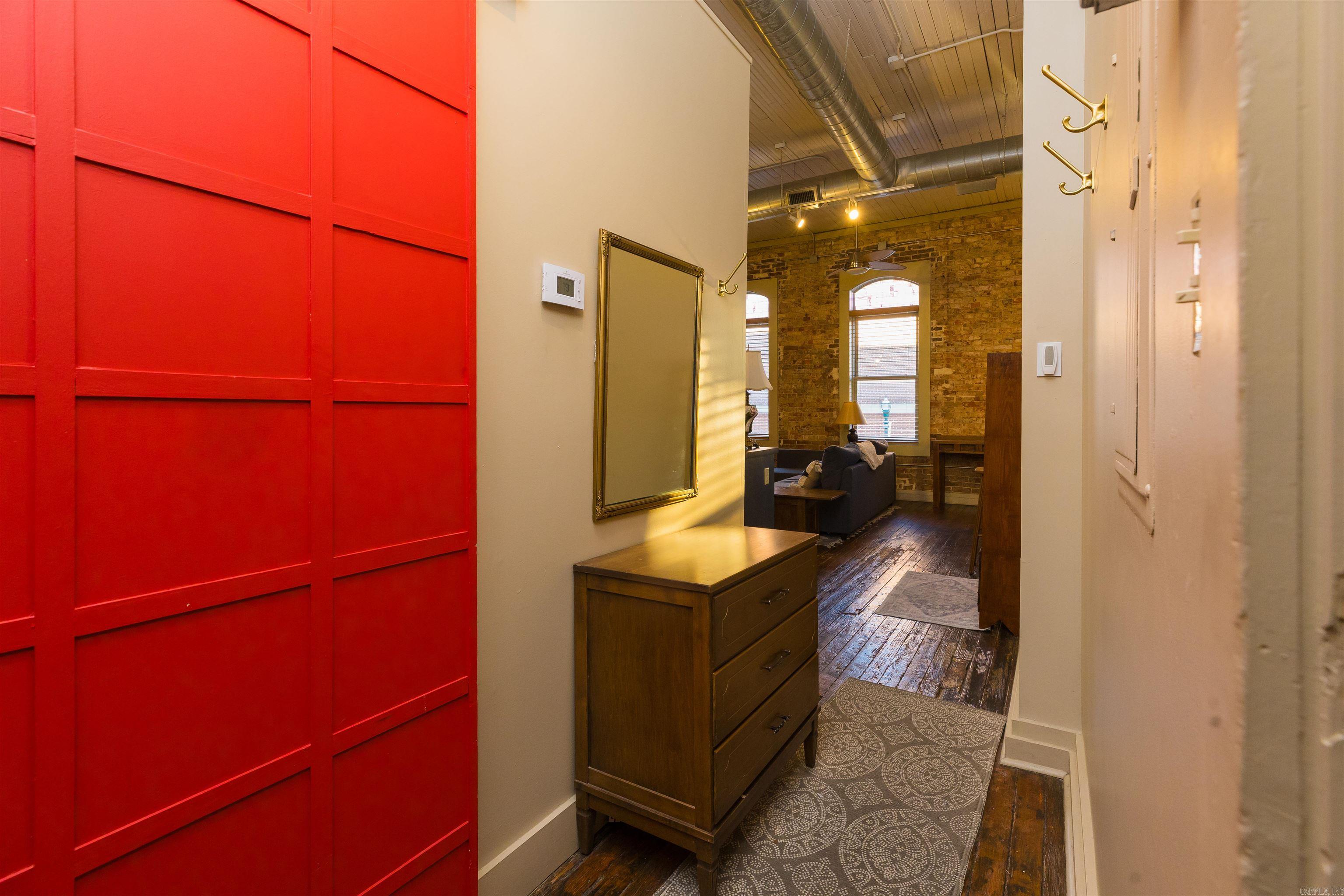 241 S Main Property Photo 8