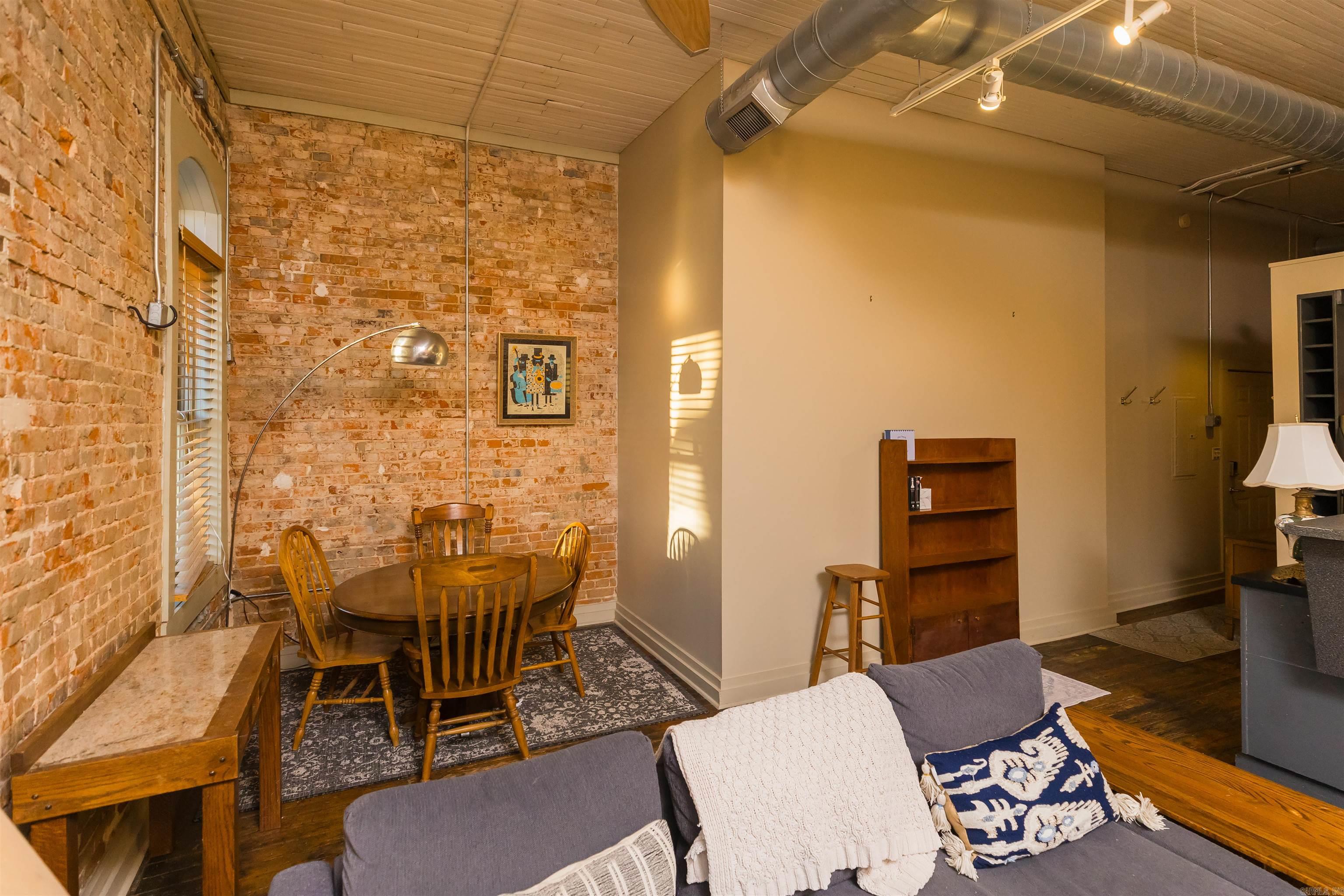 241 S Main Property Photo 14