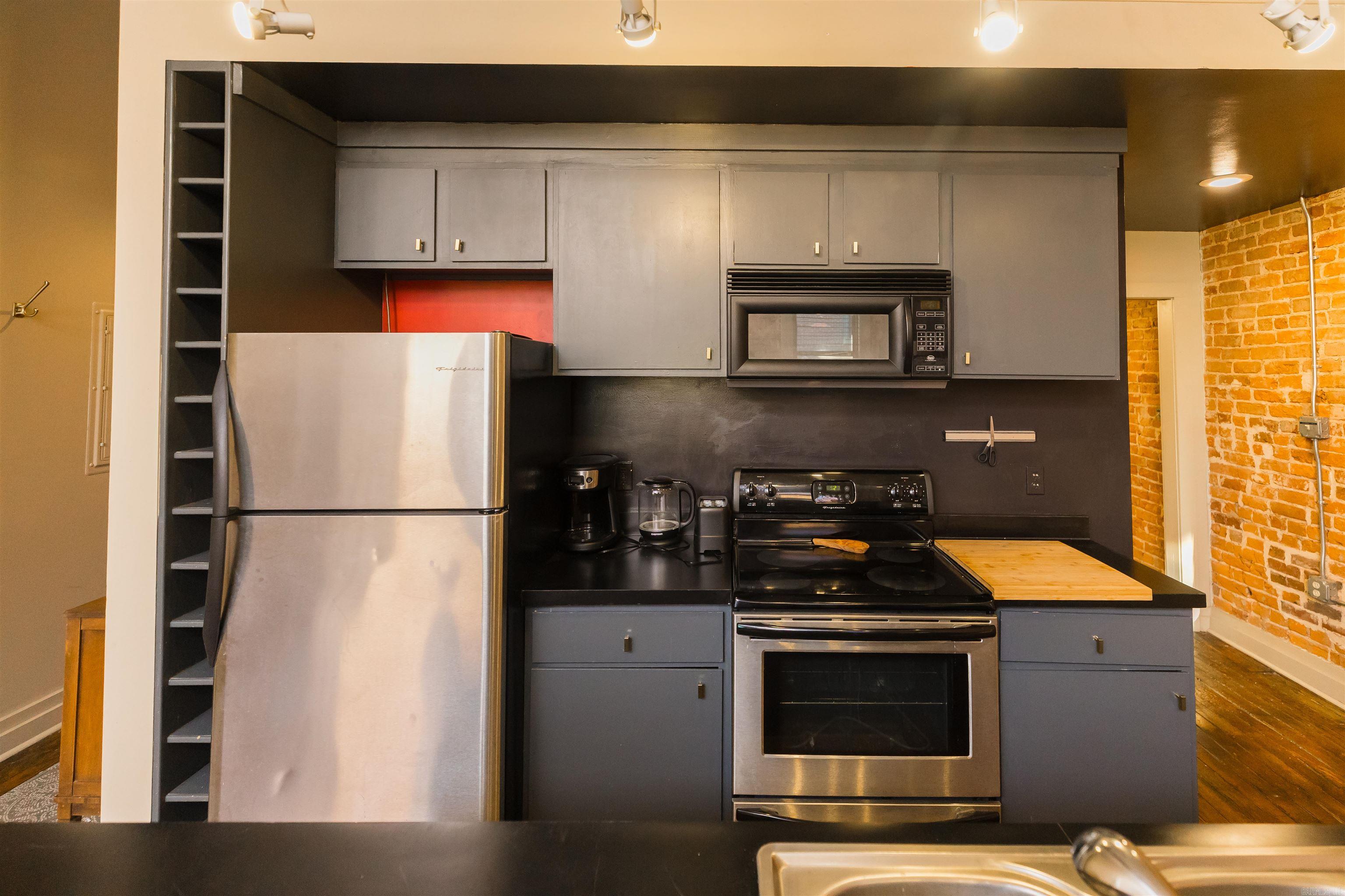241 S Main Property Photo 17