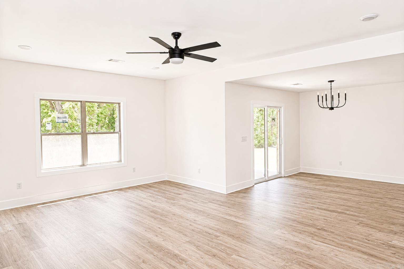 5400 Lotus St. Property Photo 4