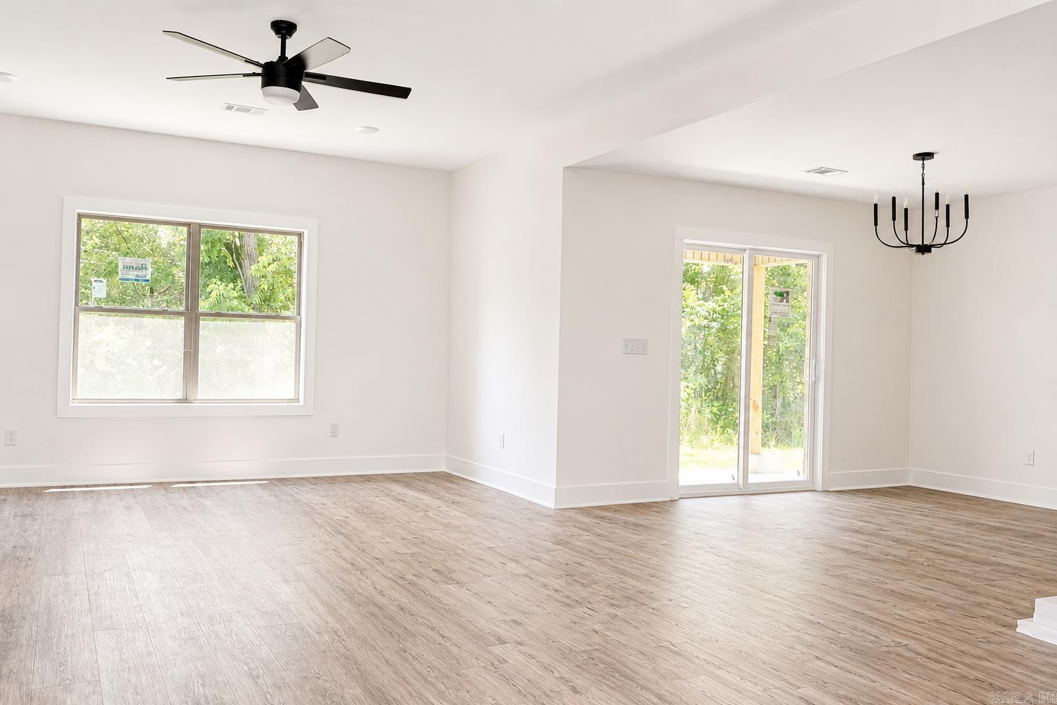 5400 Lotus St. Property Photo 6