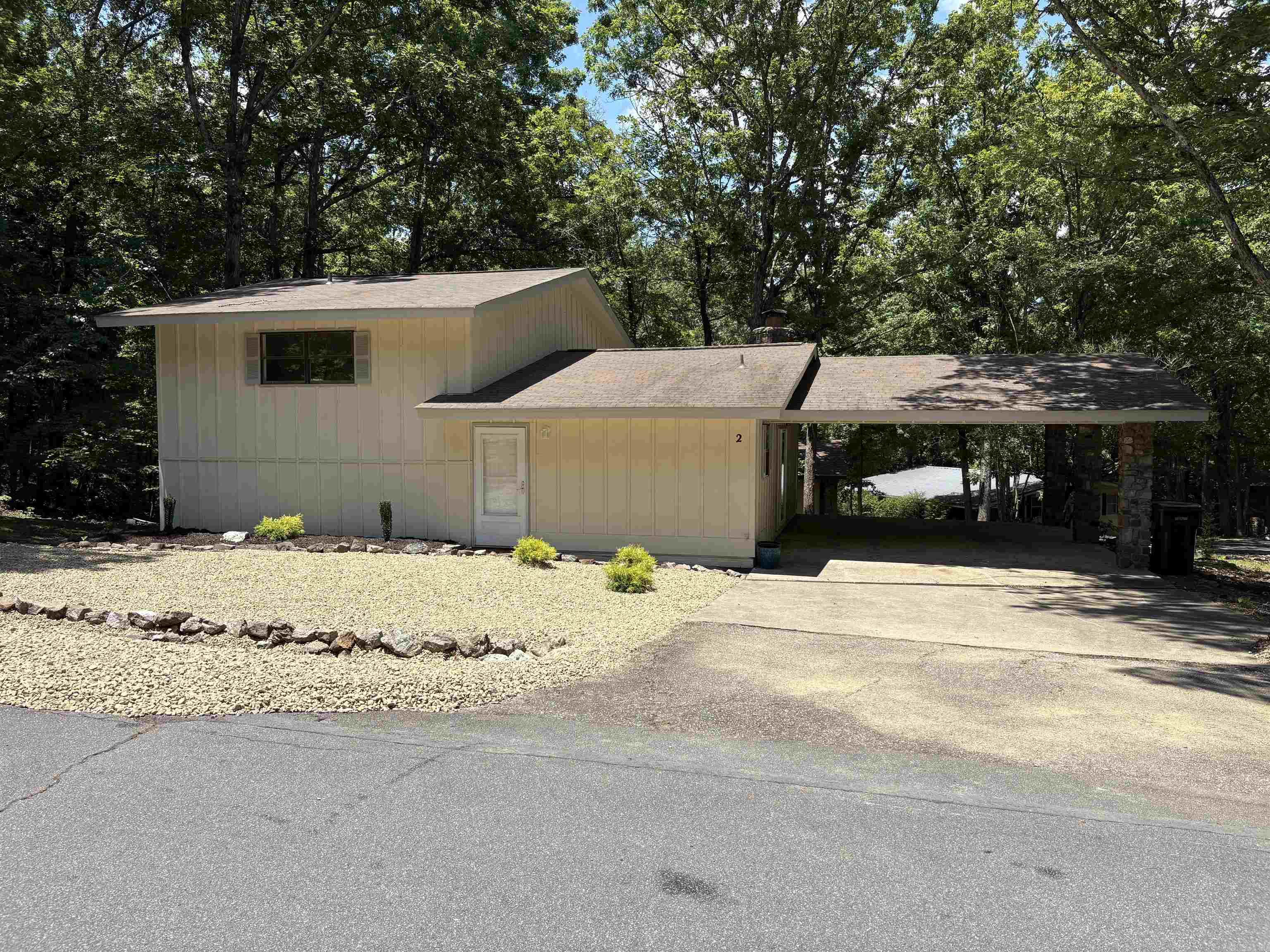 2 Hondo Lane Property Photo 1