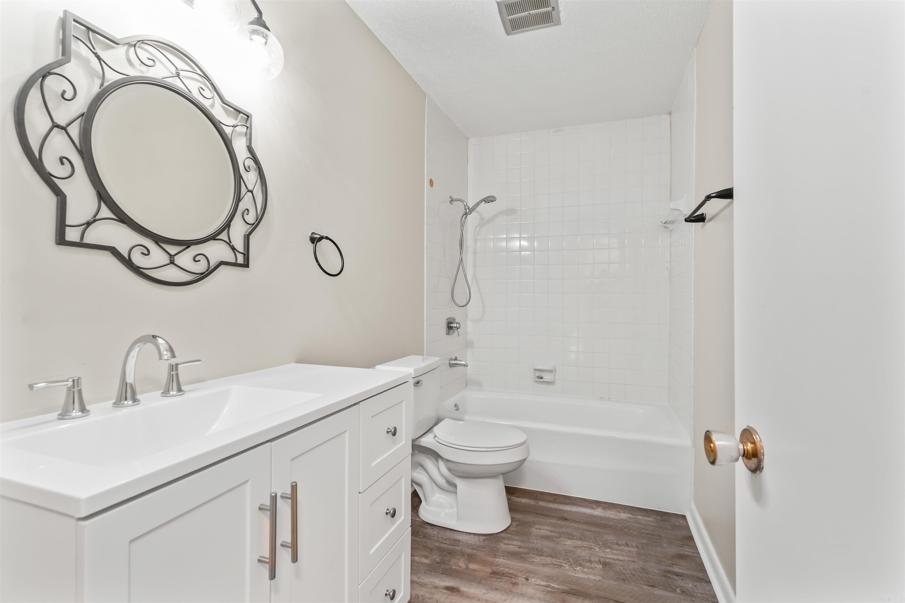 2 Hondo Lane Property Photo 23