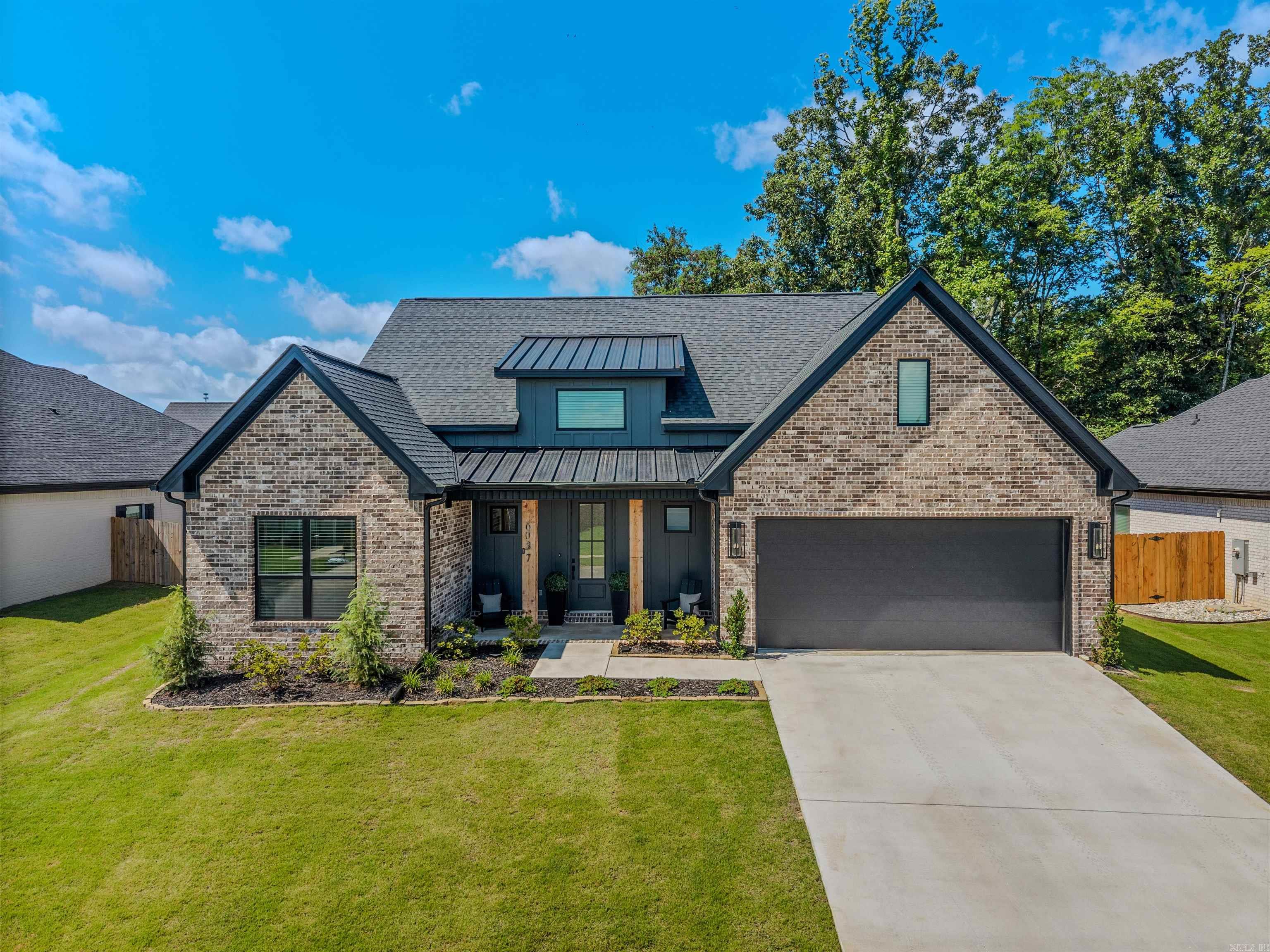 6037 Coral Ridge Drive Property Photo 1