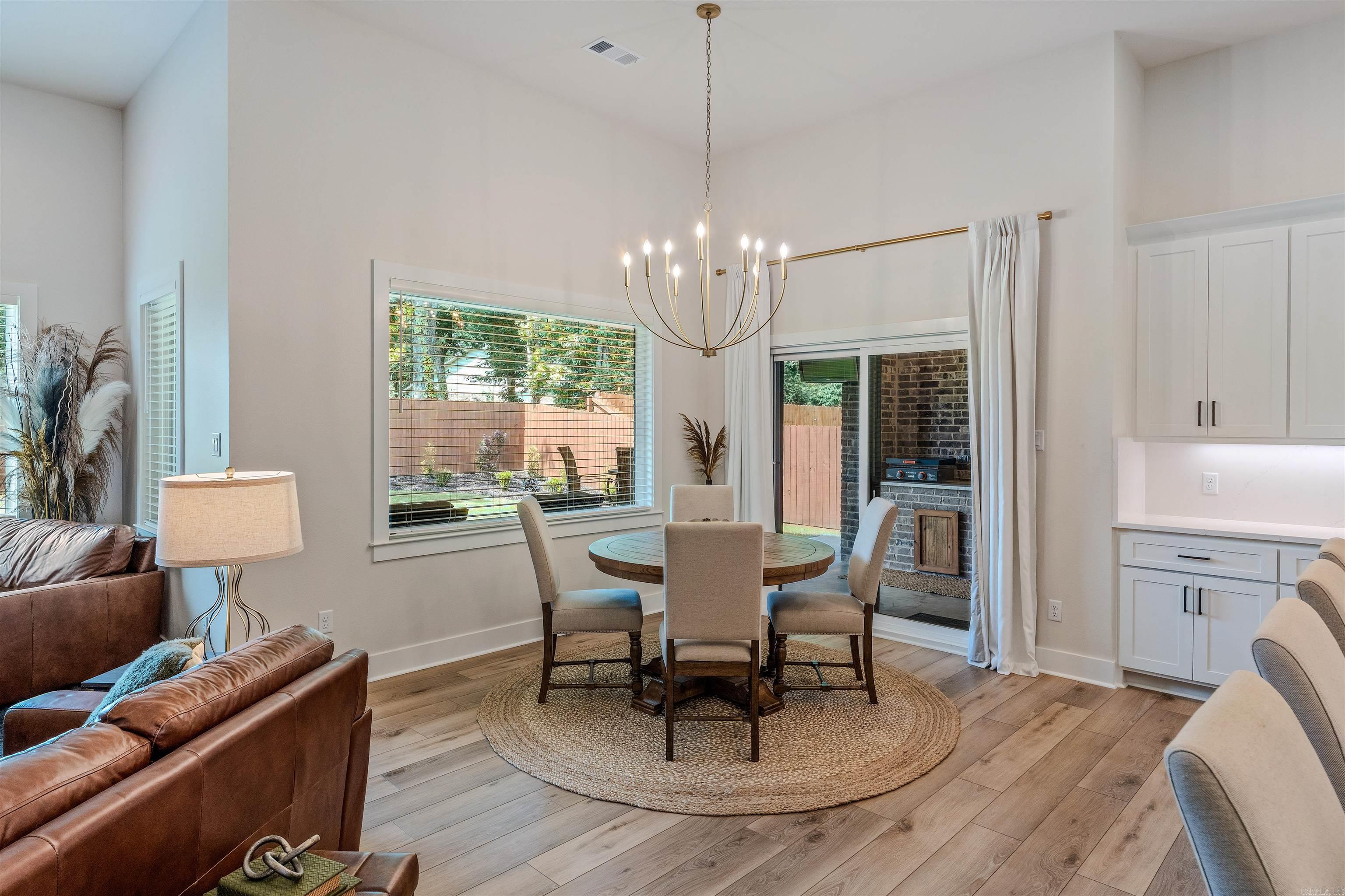 6037 Coral Ridge Drive Property Photo 9