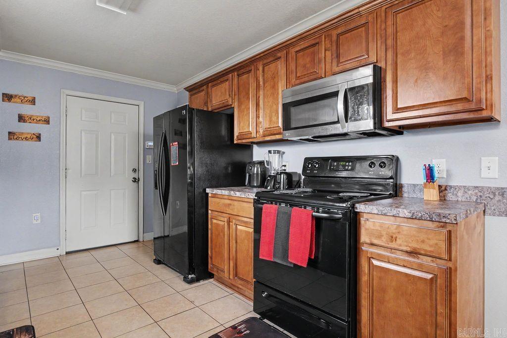 100 Meadowlark Property Photo 5