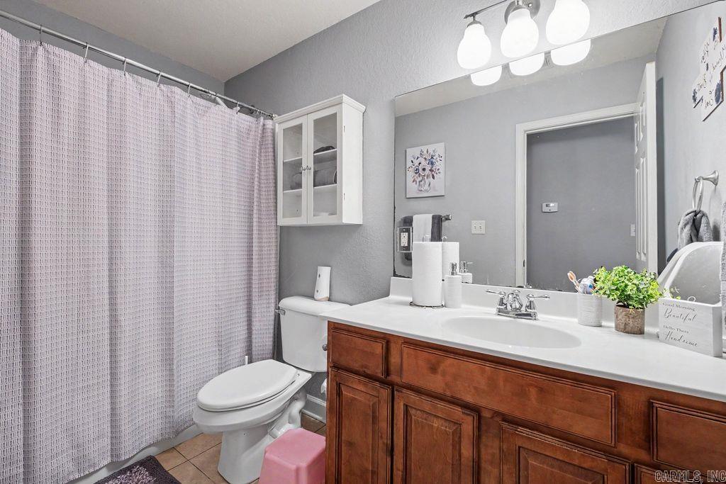 100 Meadowlark Property Photo 8