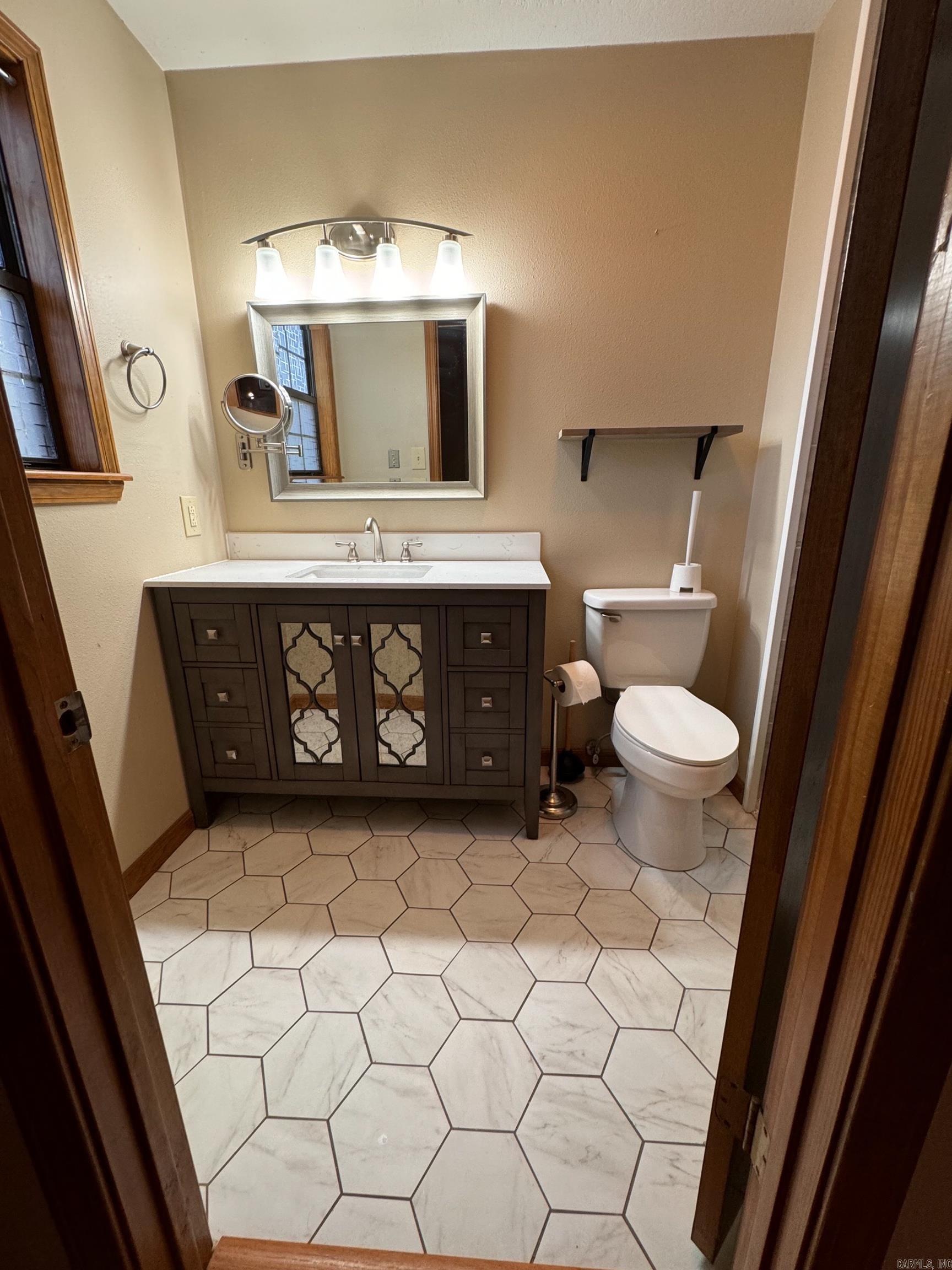 681 Amity Road Property Photo 14
