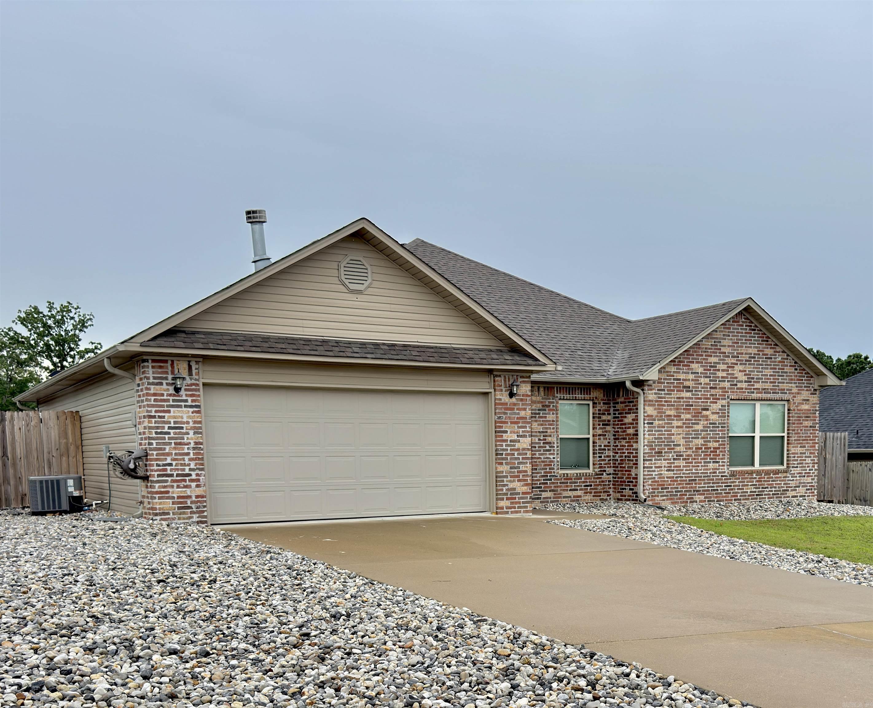 210 Hillshire Loop Property Photo 3
