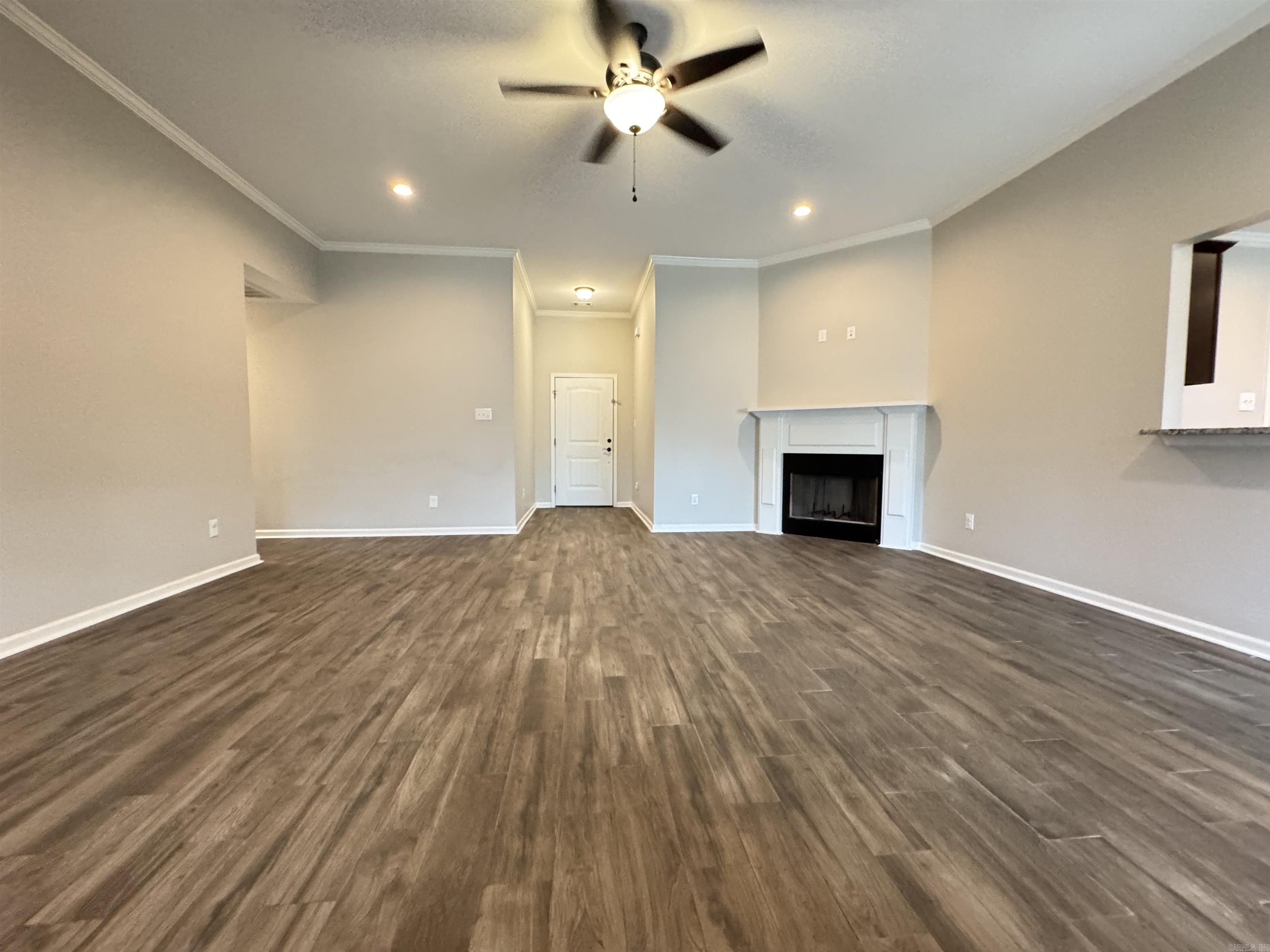 210 Hillshire Loop Property Photo 5
