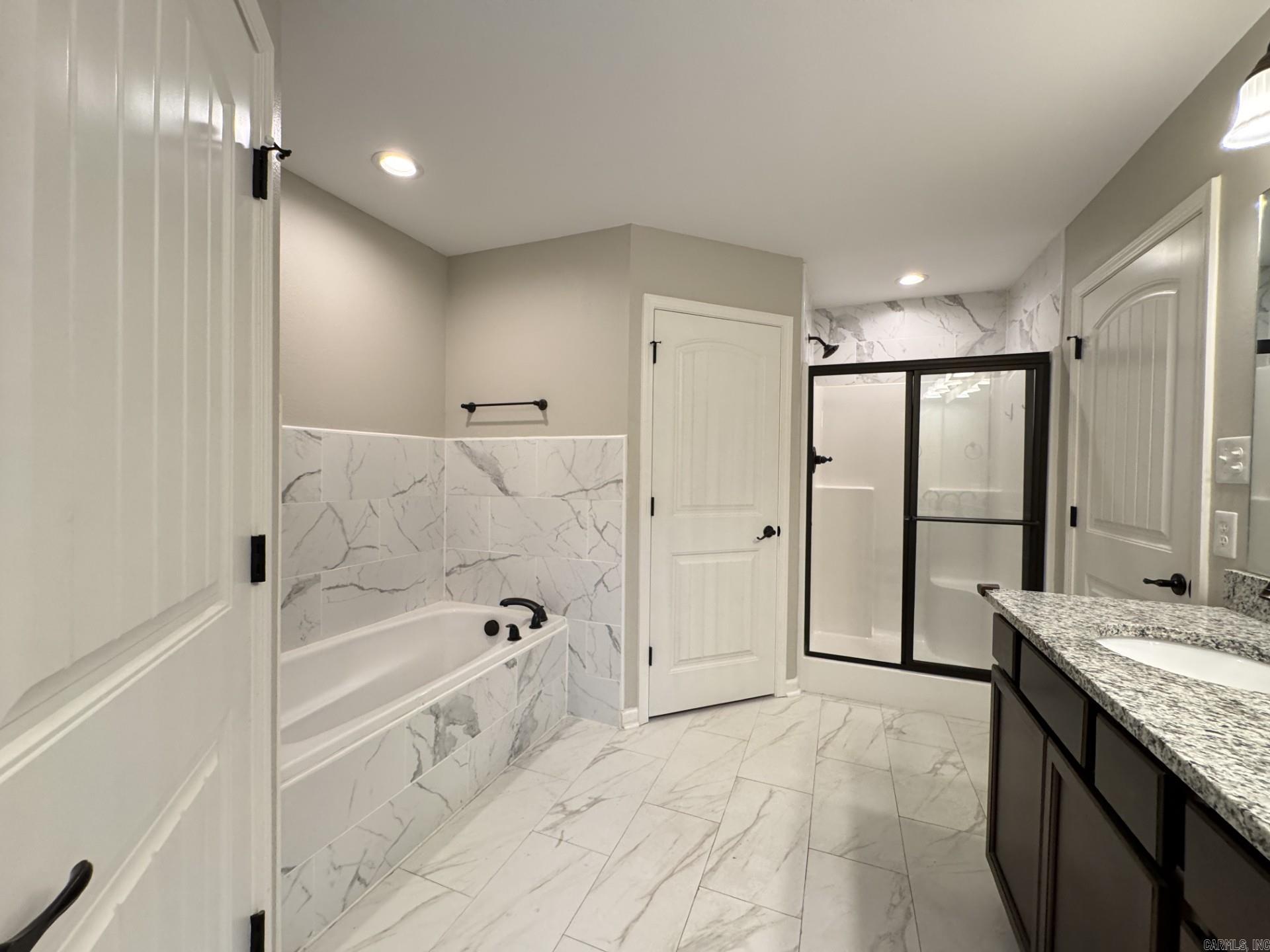 210 Hillshire Loop Property Photo 17