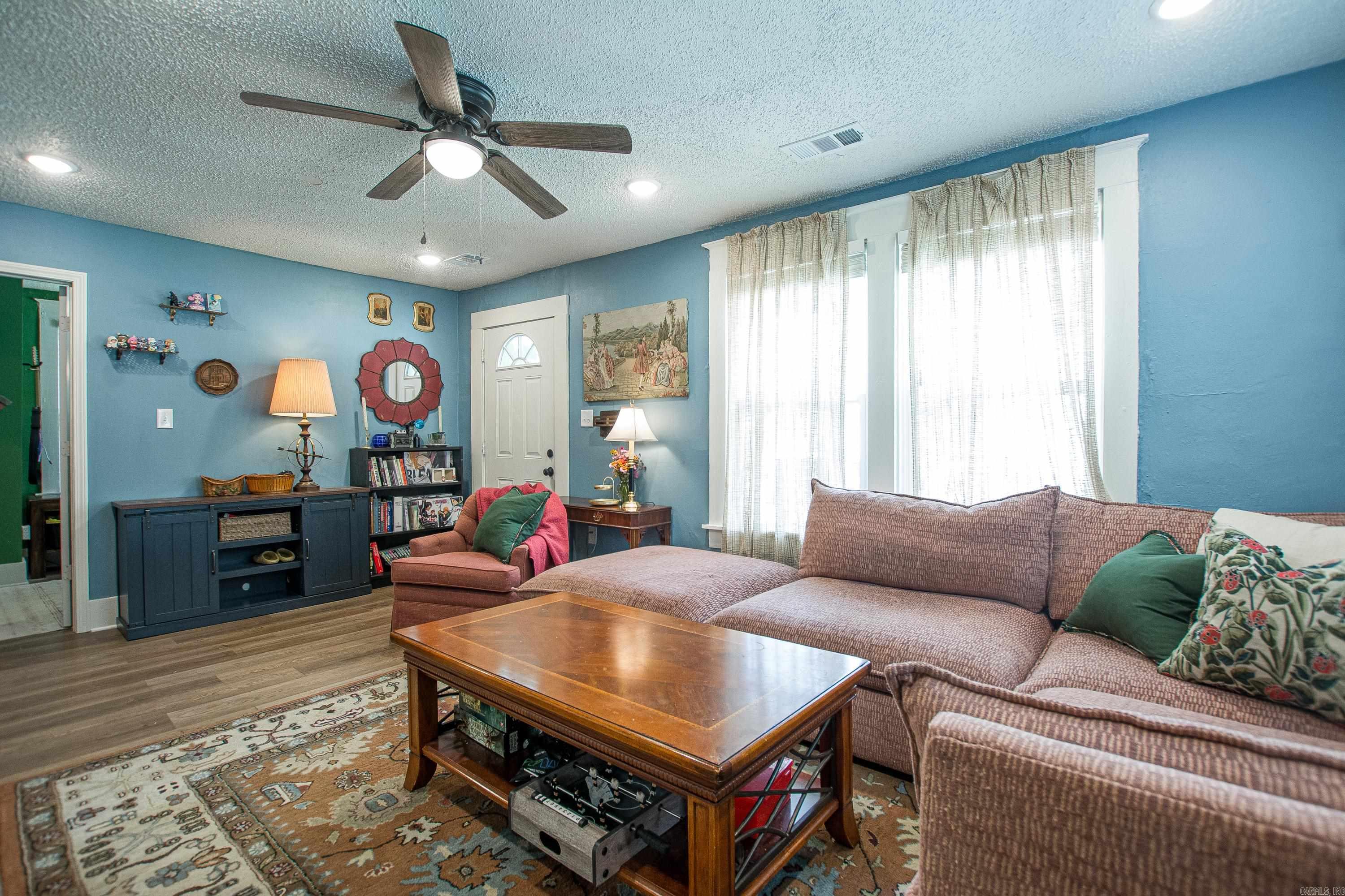411 Brown Street Property Photo 6
