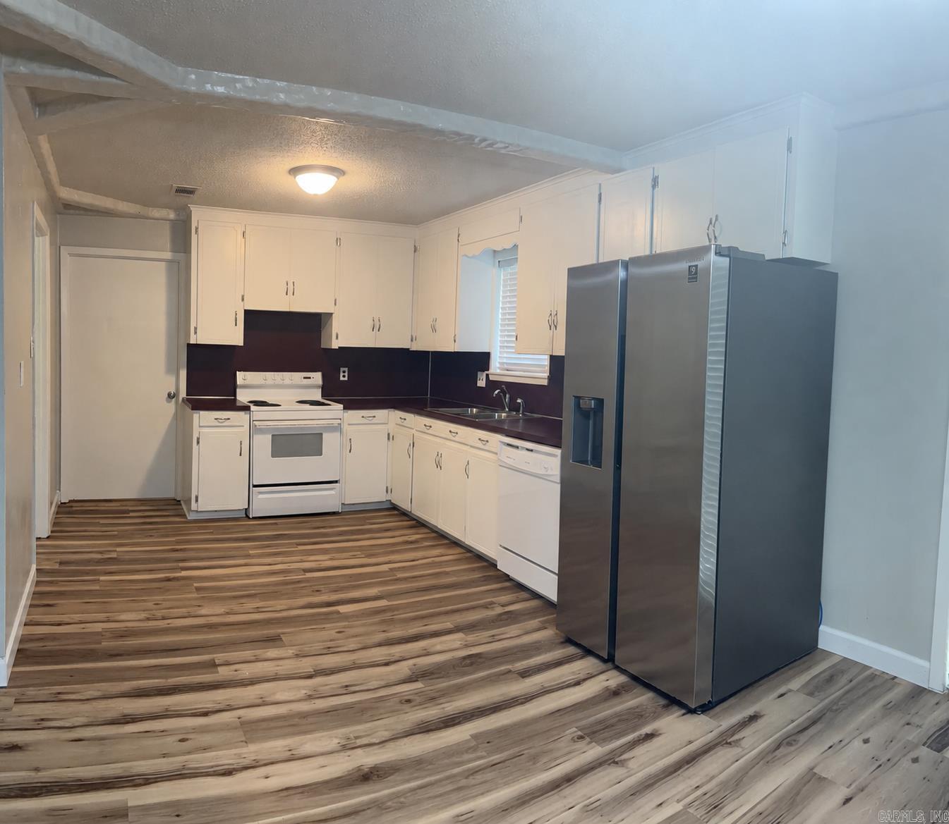 303 N Lemon Street Property Photo 6