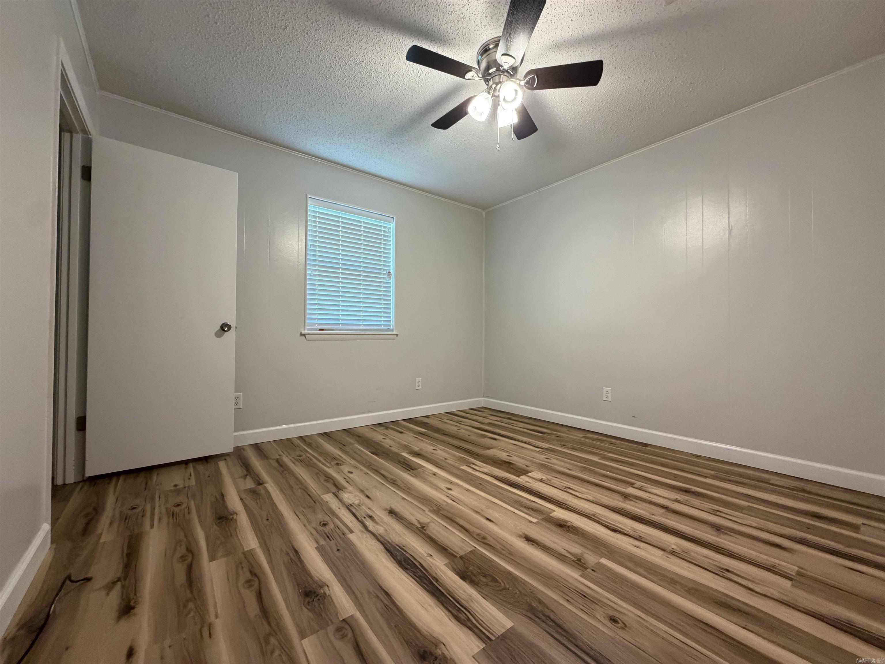 303 N Lemon Street Property Photo 9