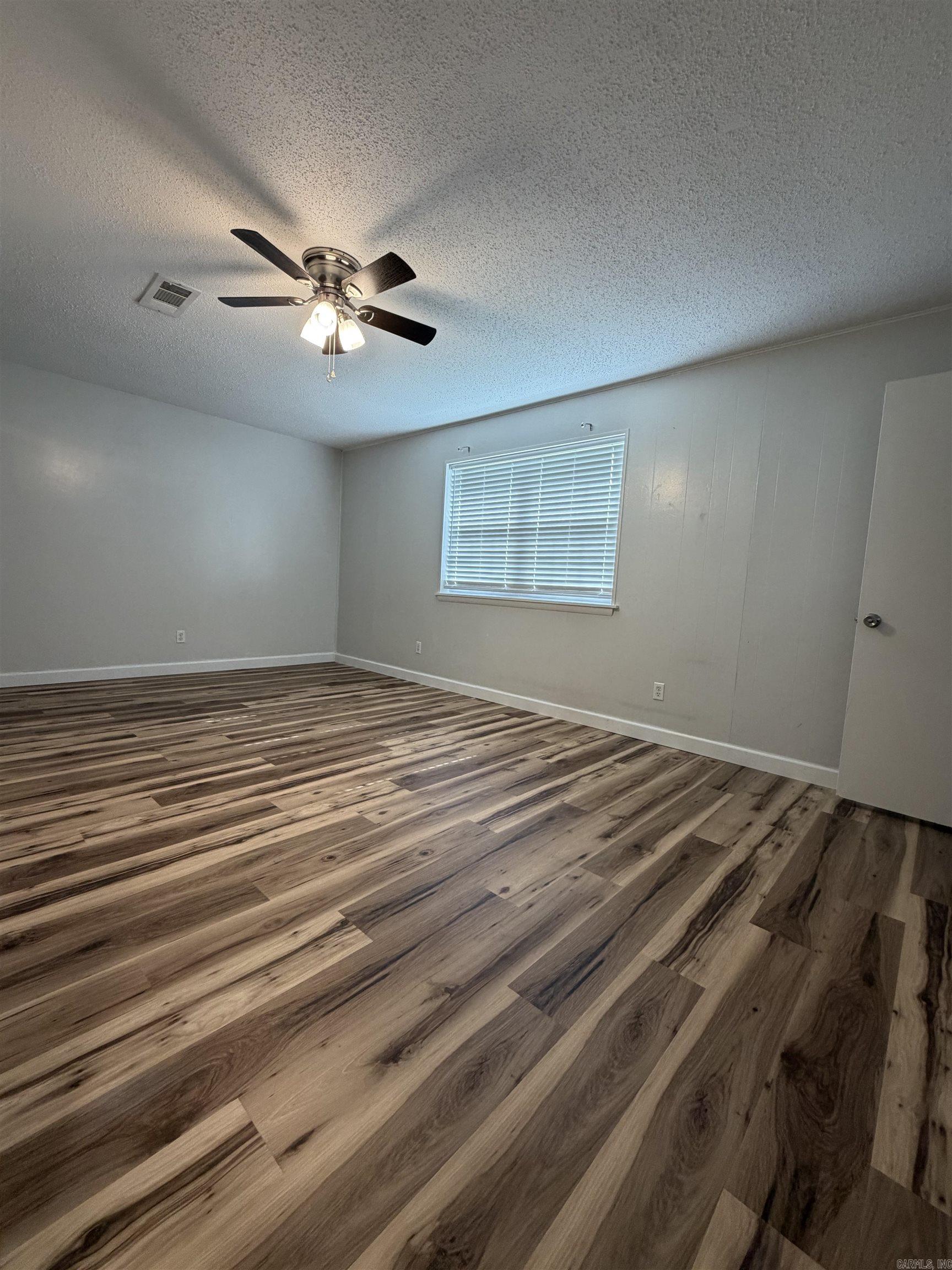 303 N Lemon Street Property Photo 10