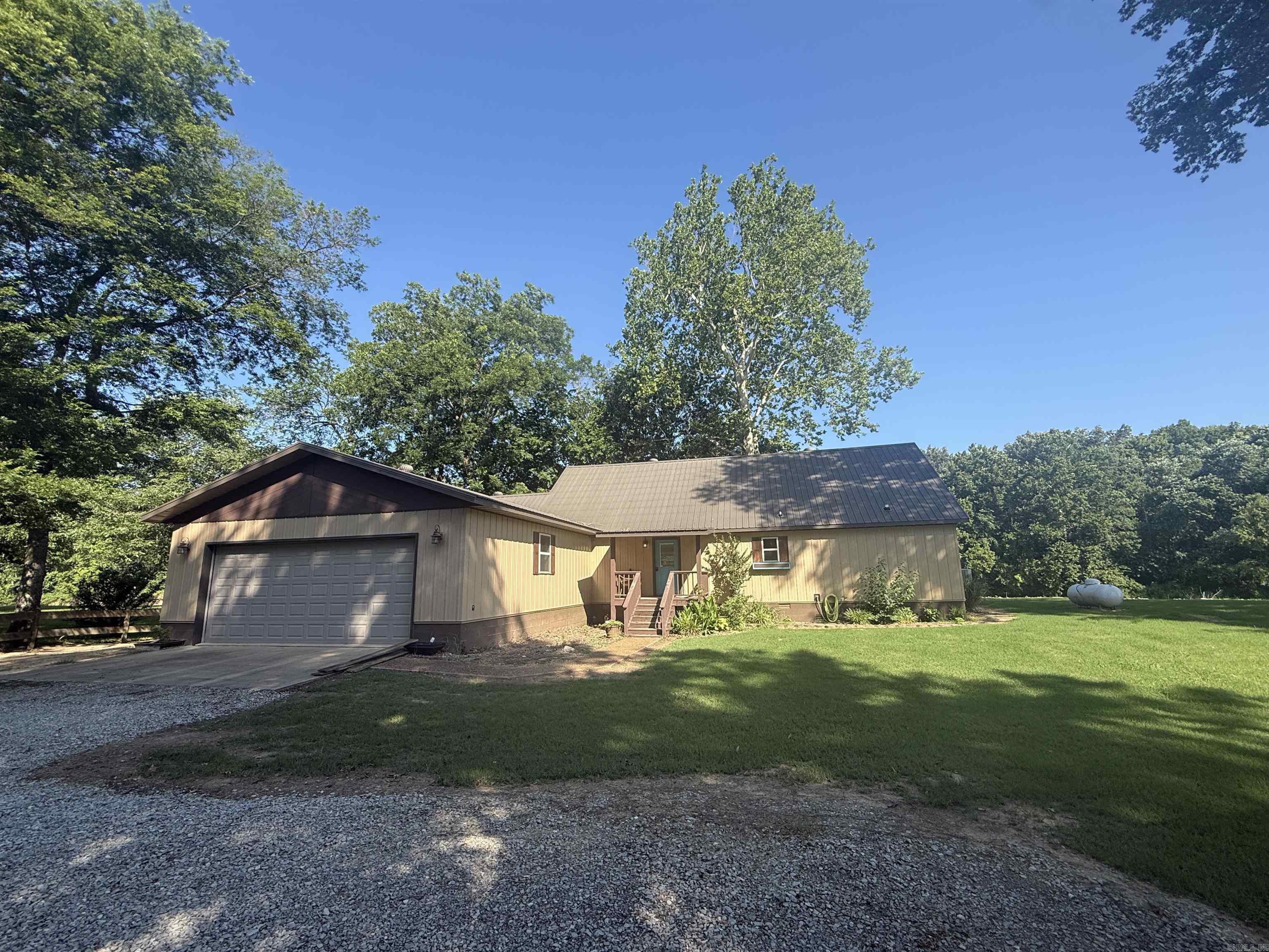 450 Sandy Trail Property Photo 4