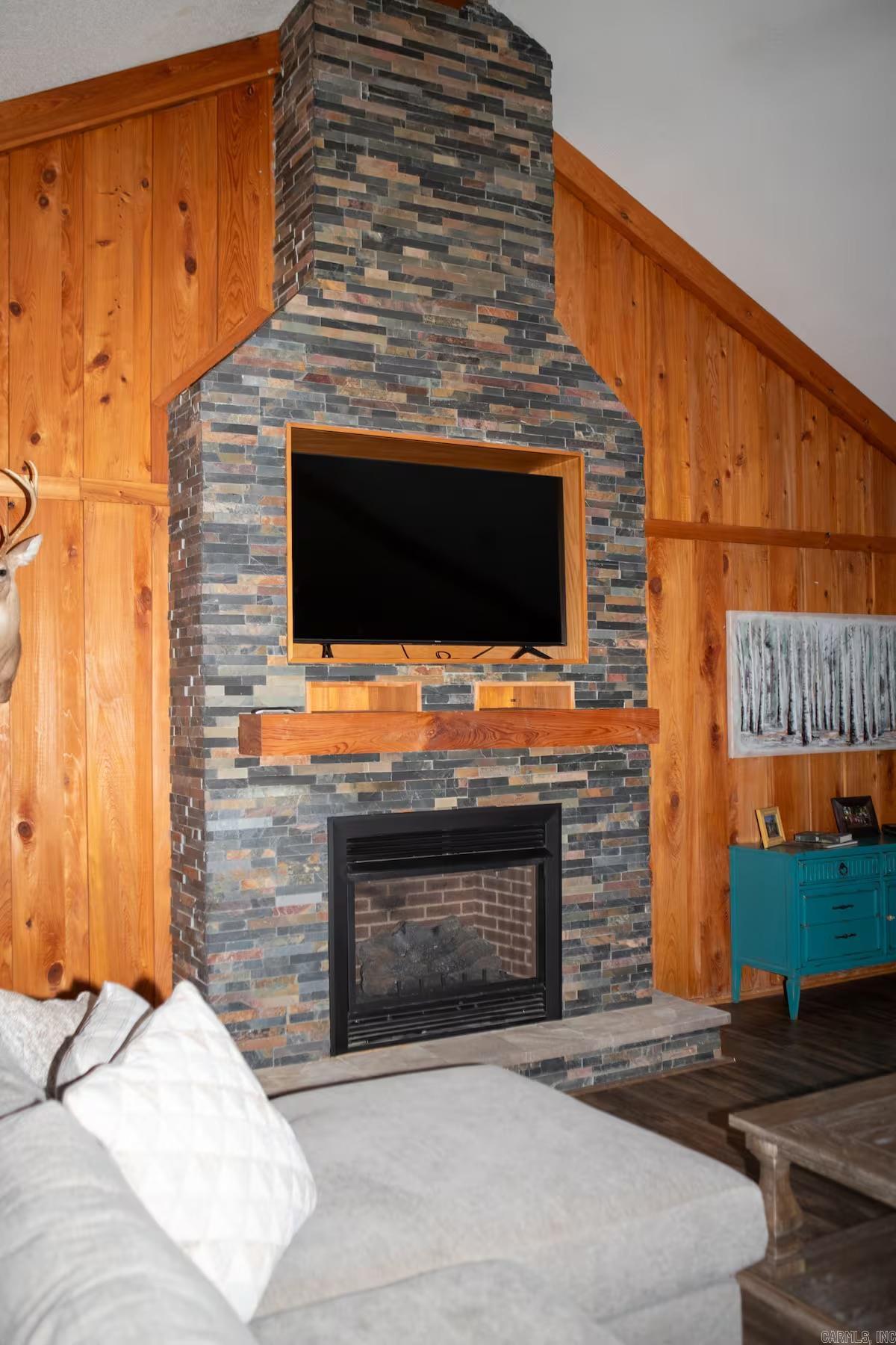 450 Sandy Trail Property Photo 7