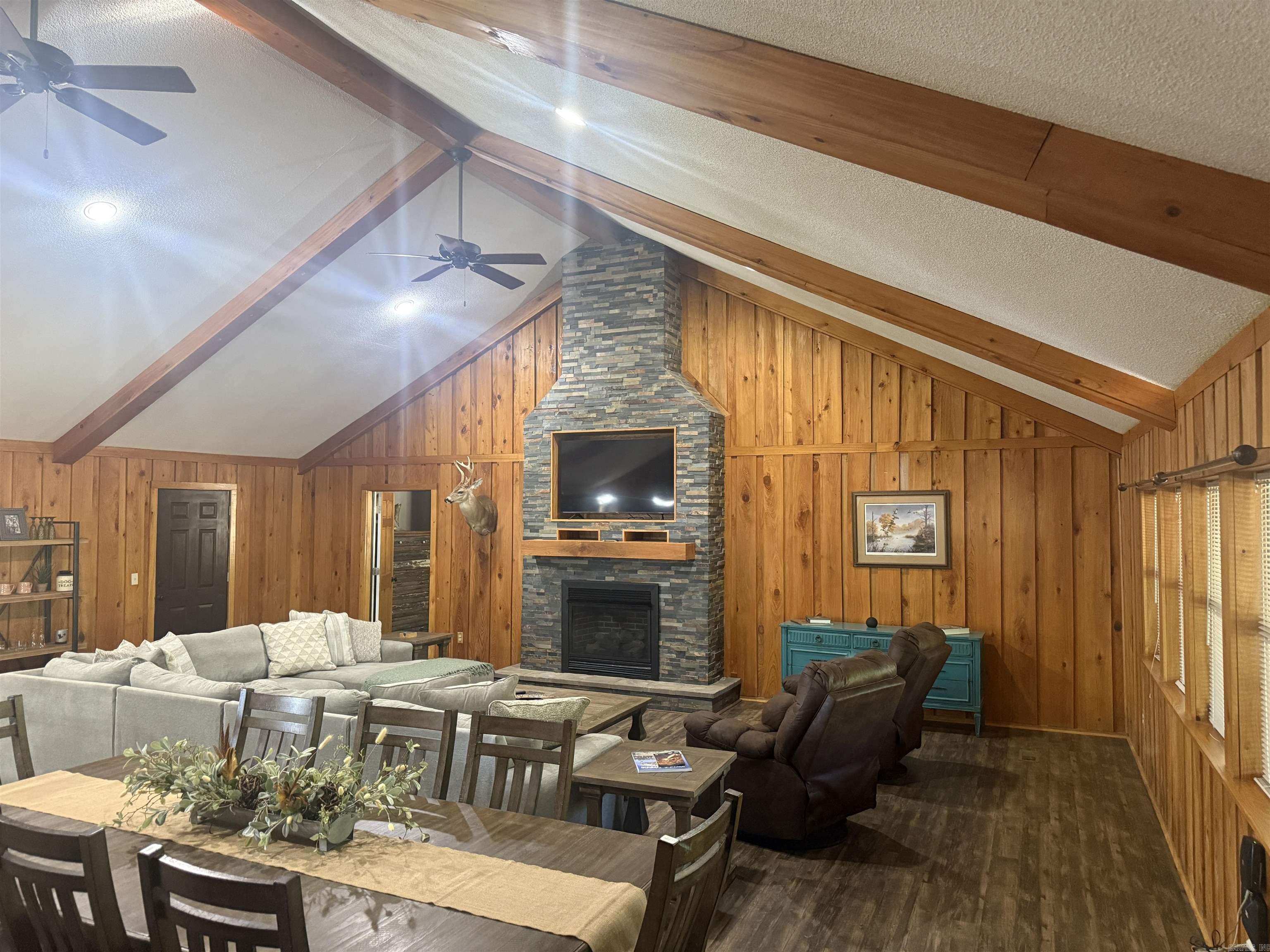 450 Sandy Trail Property Photo 8