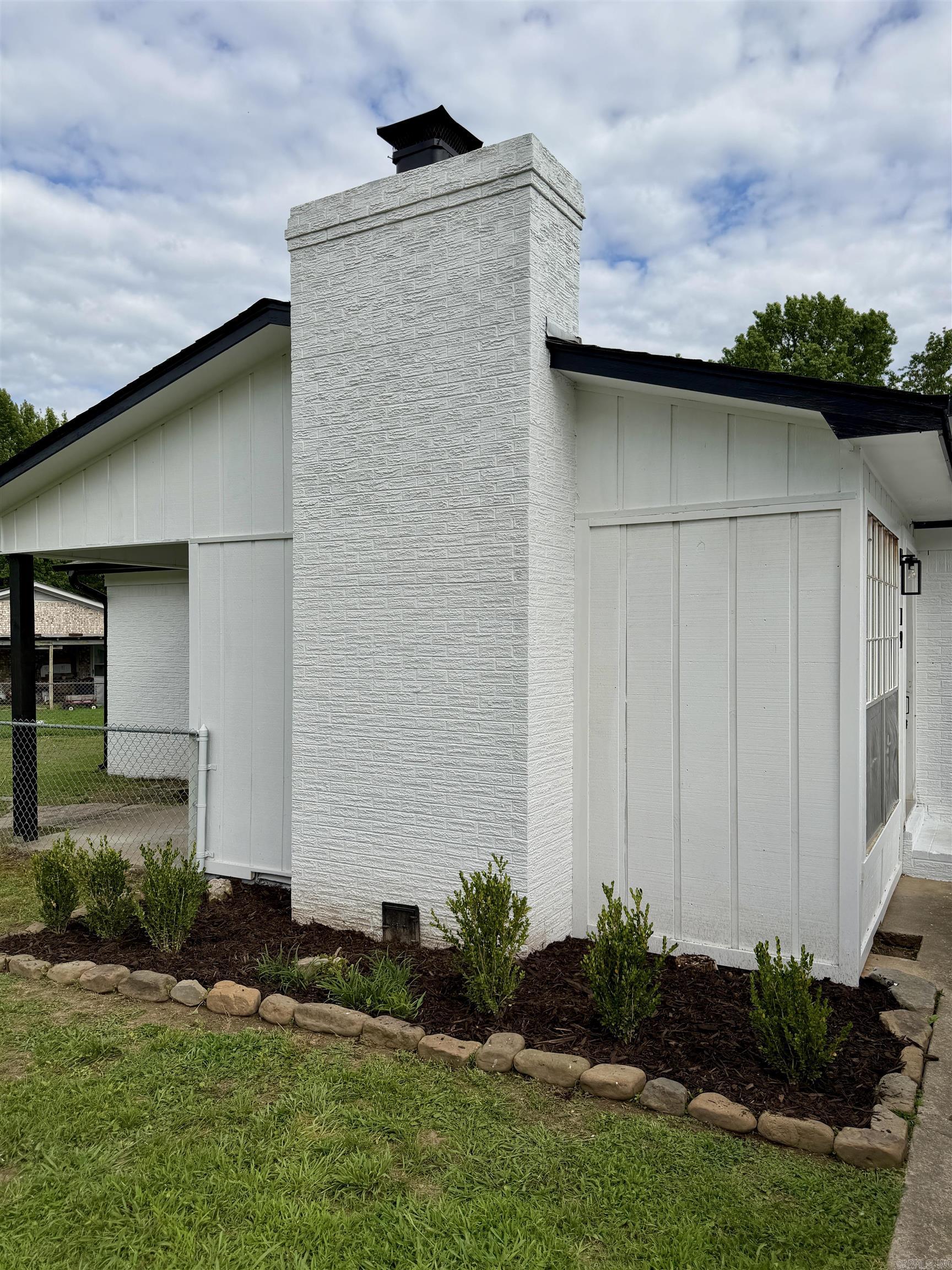 19 Thompson Dr Property Photo 3