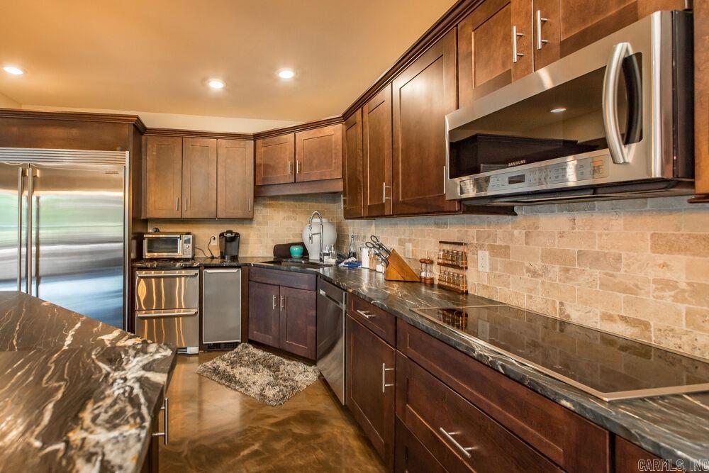 7910 Edgemont Rd, Suite 303 Property Photo 5