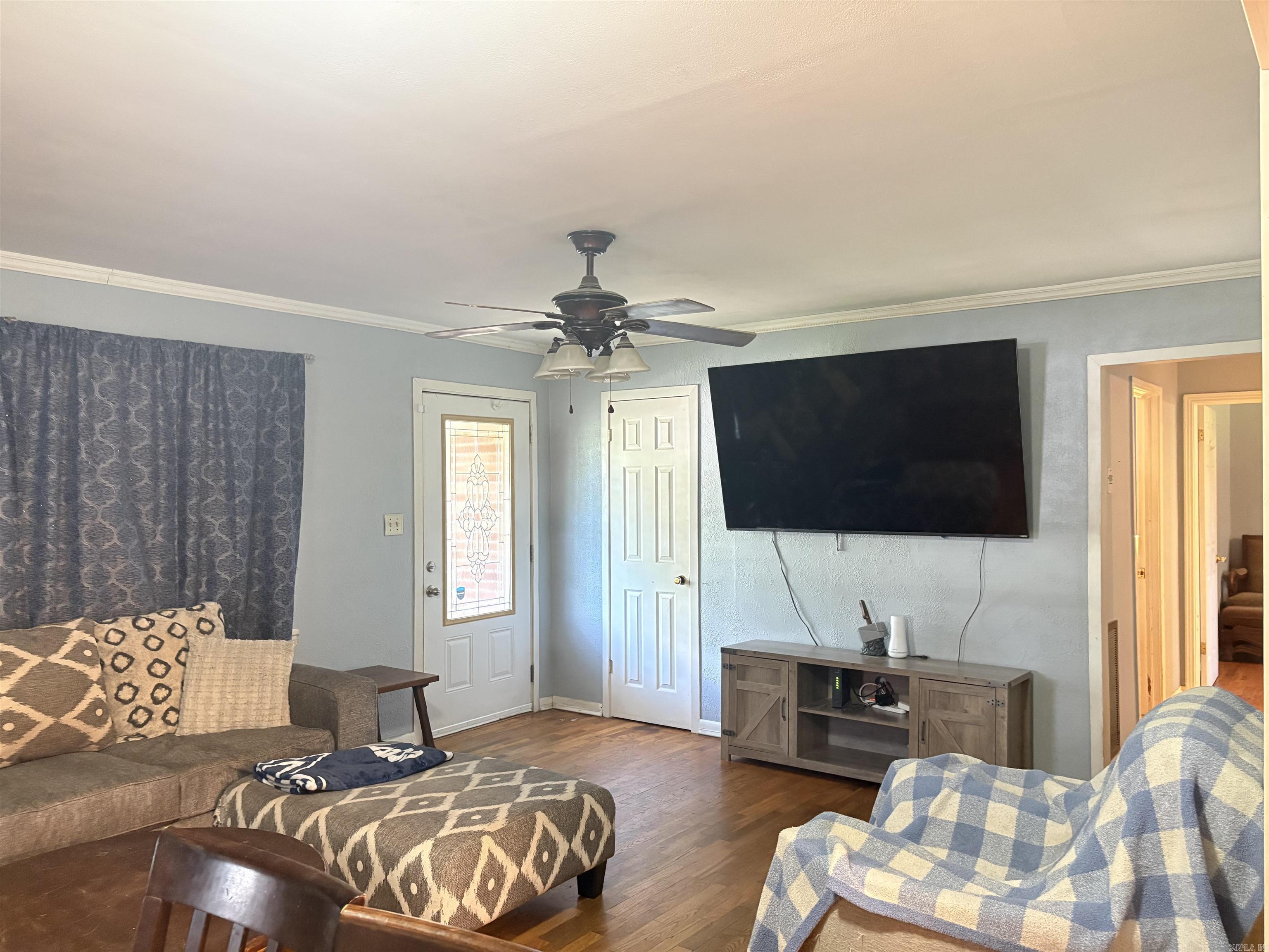 2308 Sylvia Street Property Photo 5