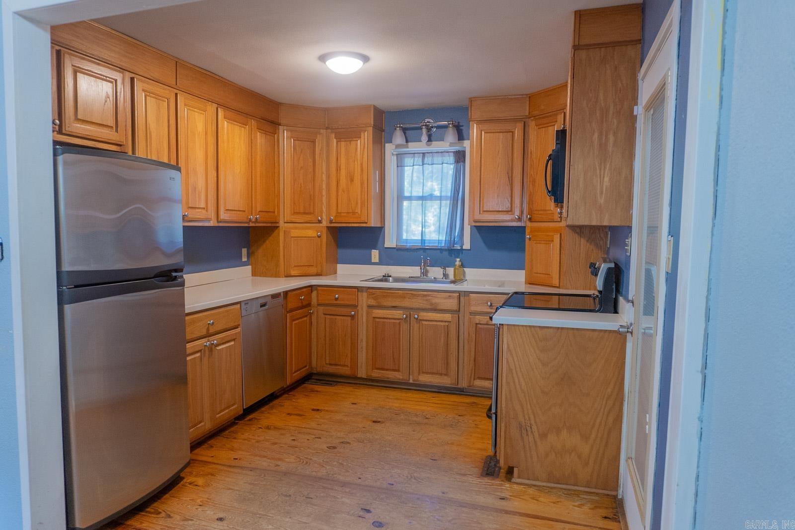 2308 Sylvia Street Property Photo 8