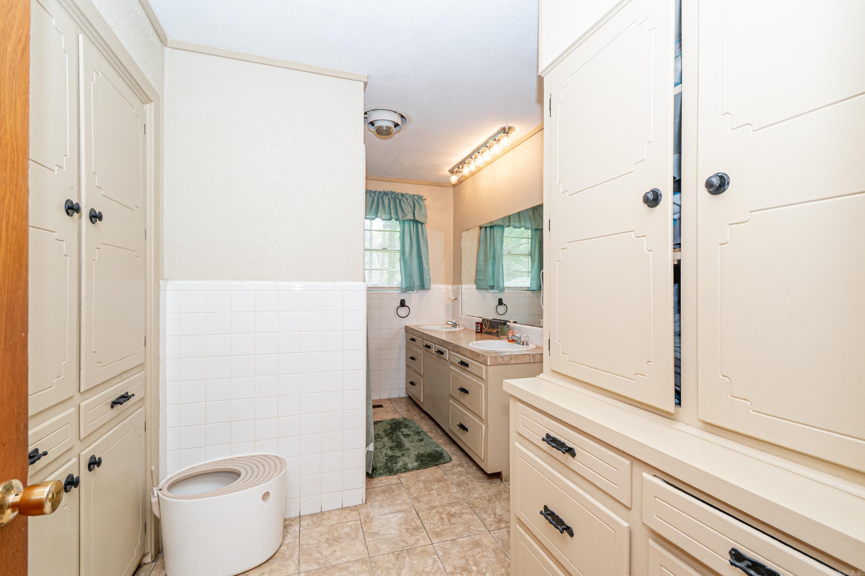 127 E Pope St Property Photo 11