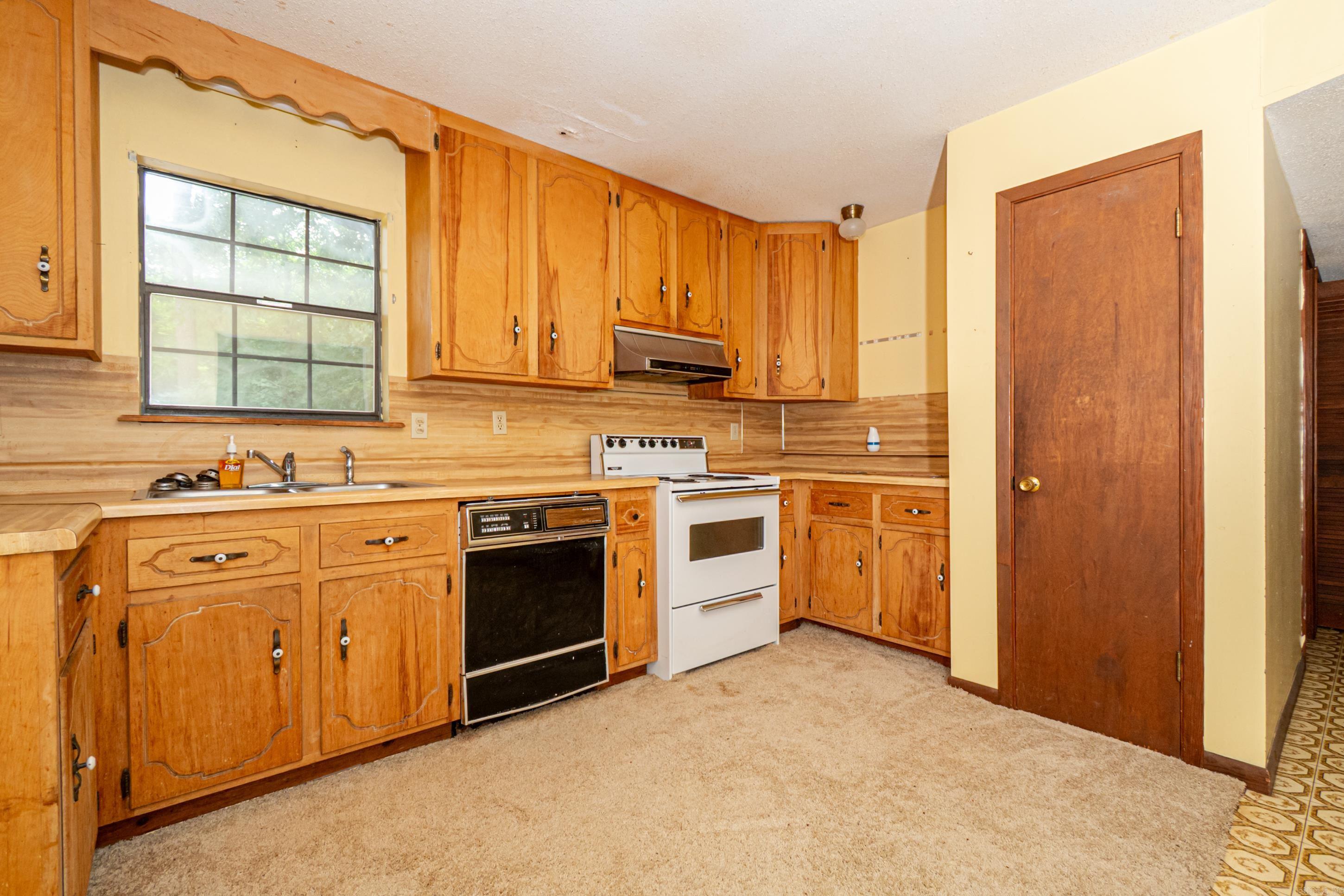 160 Mcmahon Ln Property Photo 6
