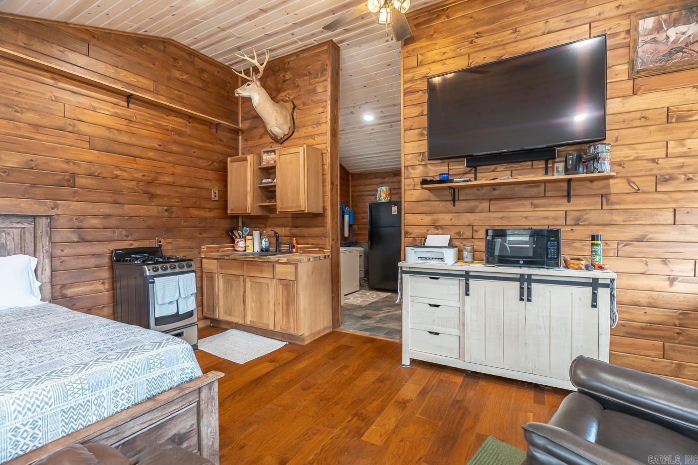 421 Tail Star Trl Property Photo 8