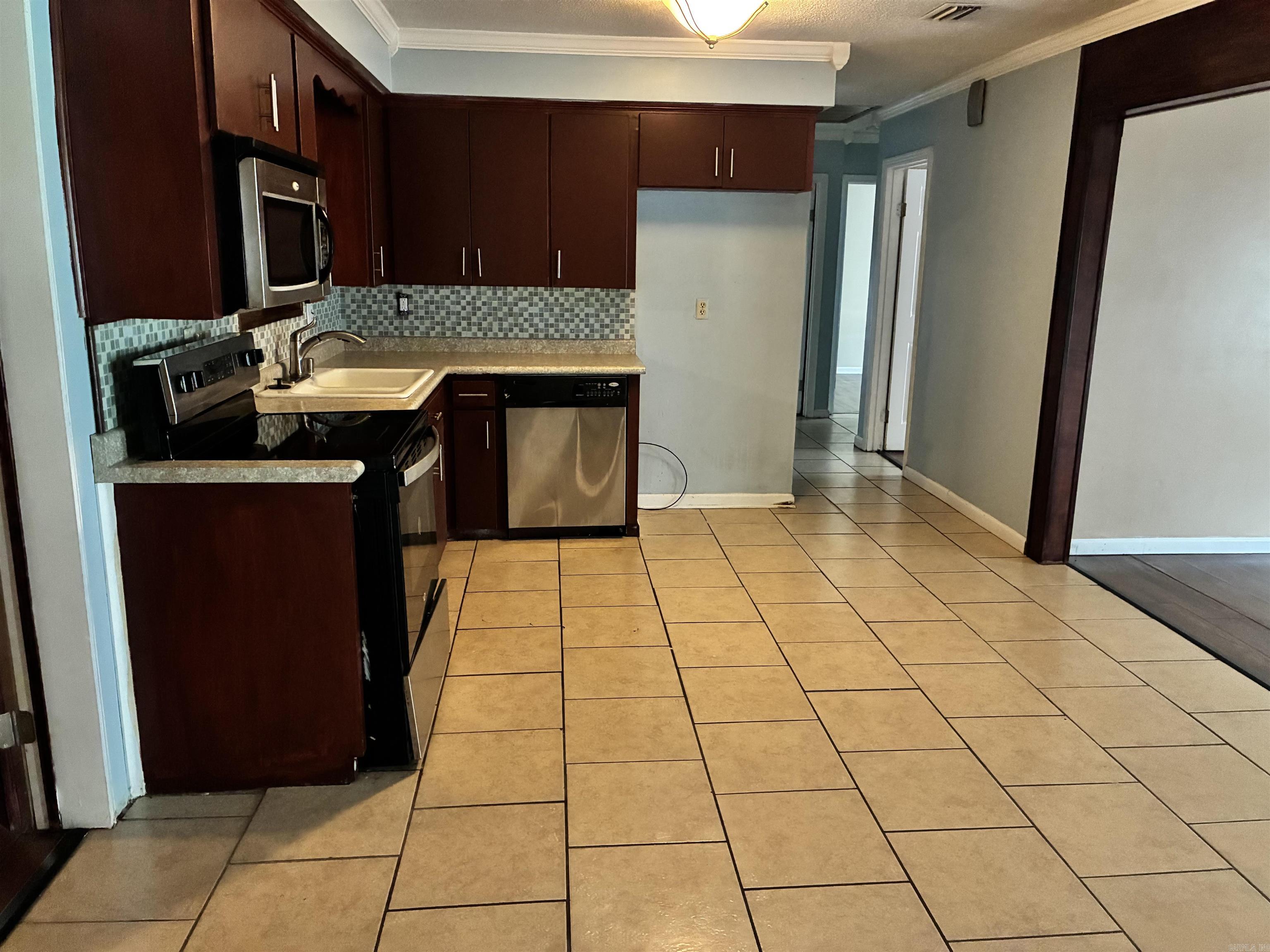 7401 Grace Drive Property Photo 6