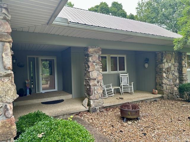 105 Crest Drive Property Photo 2
