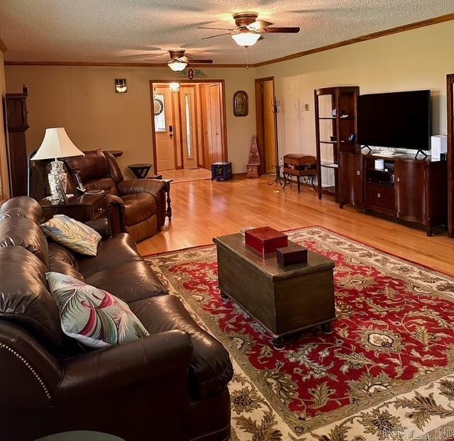 105 Crest Drive Property Photo 8