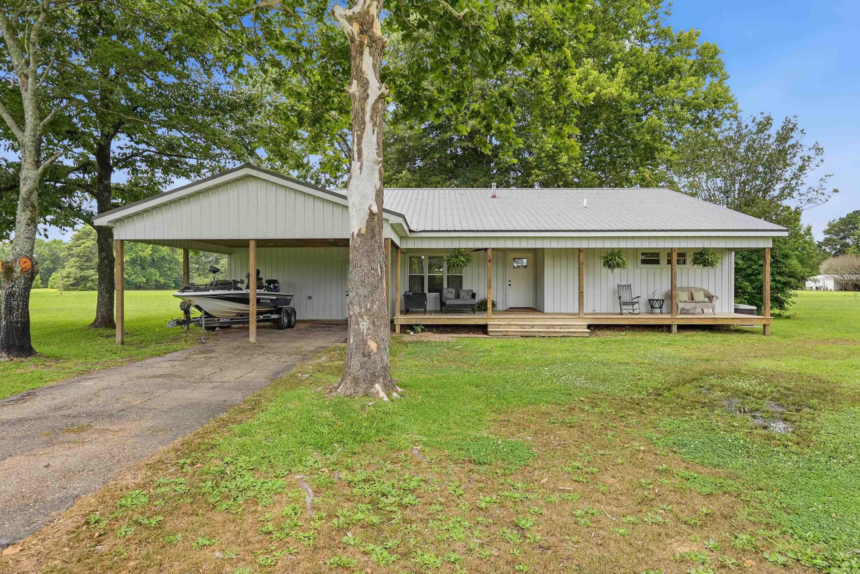 8179 North Main Street Property Photo 1