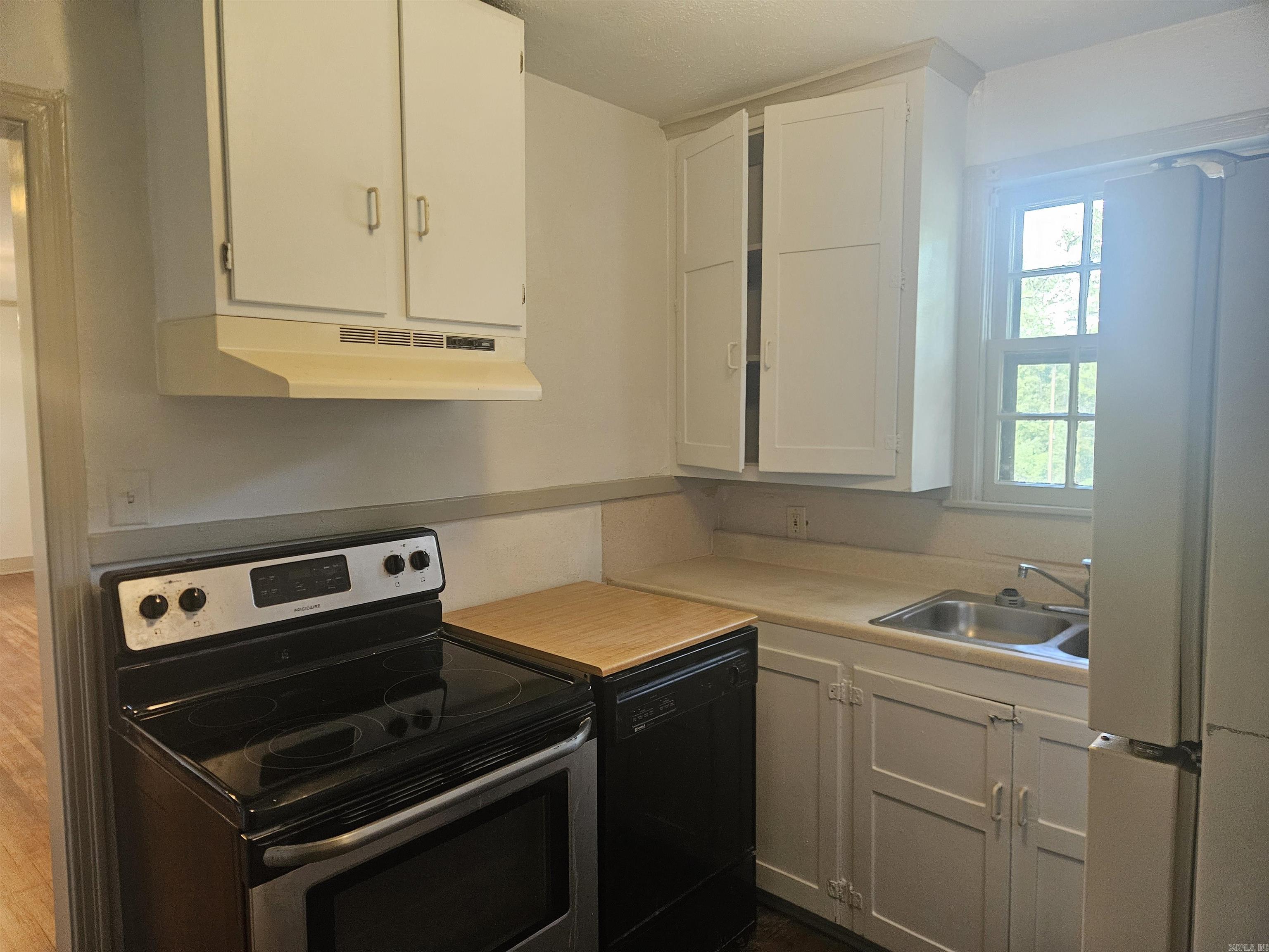 2405 S Fillmore Property Photo 4