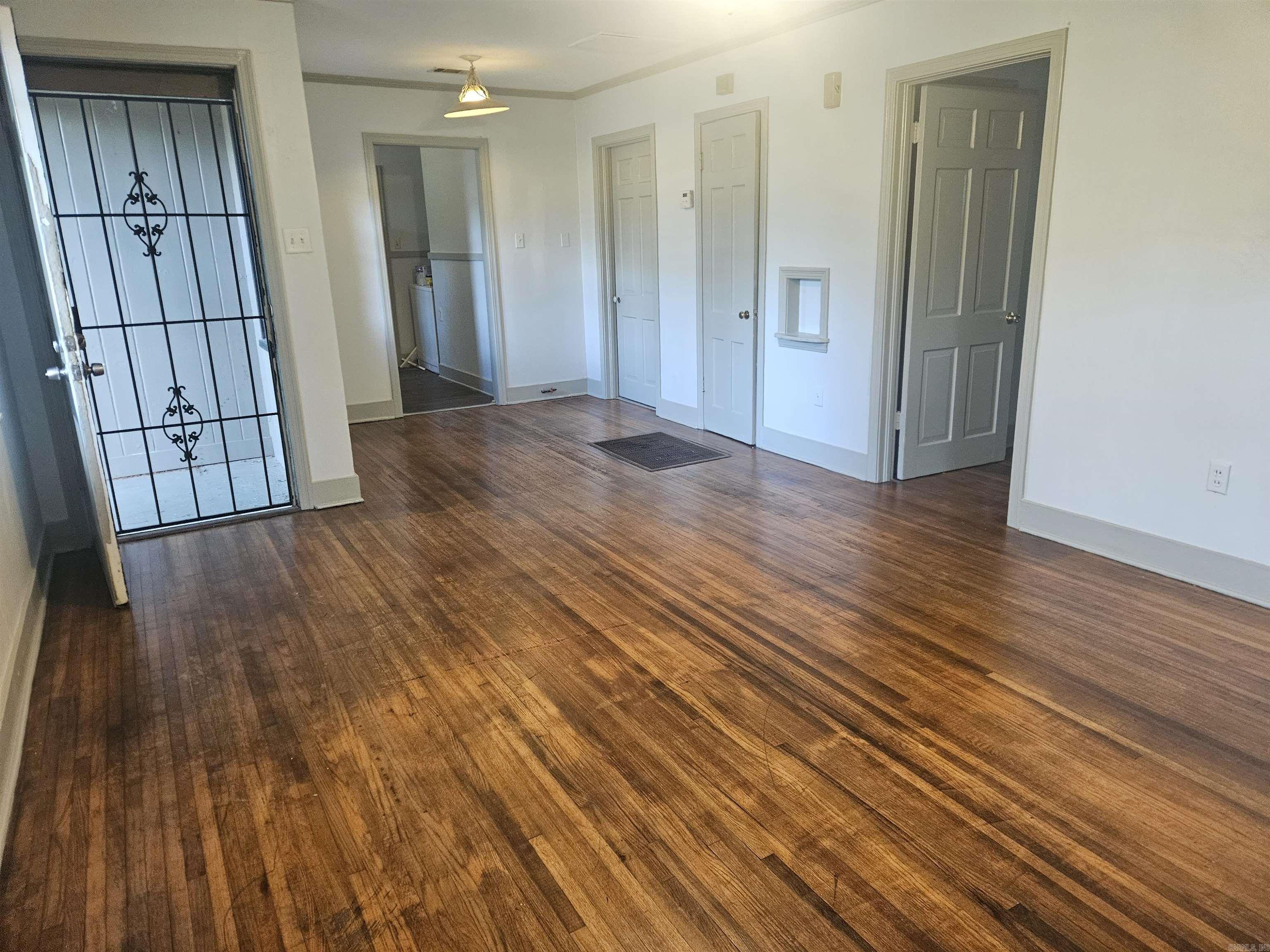 2405 S Fillmore Property Photo 9