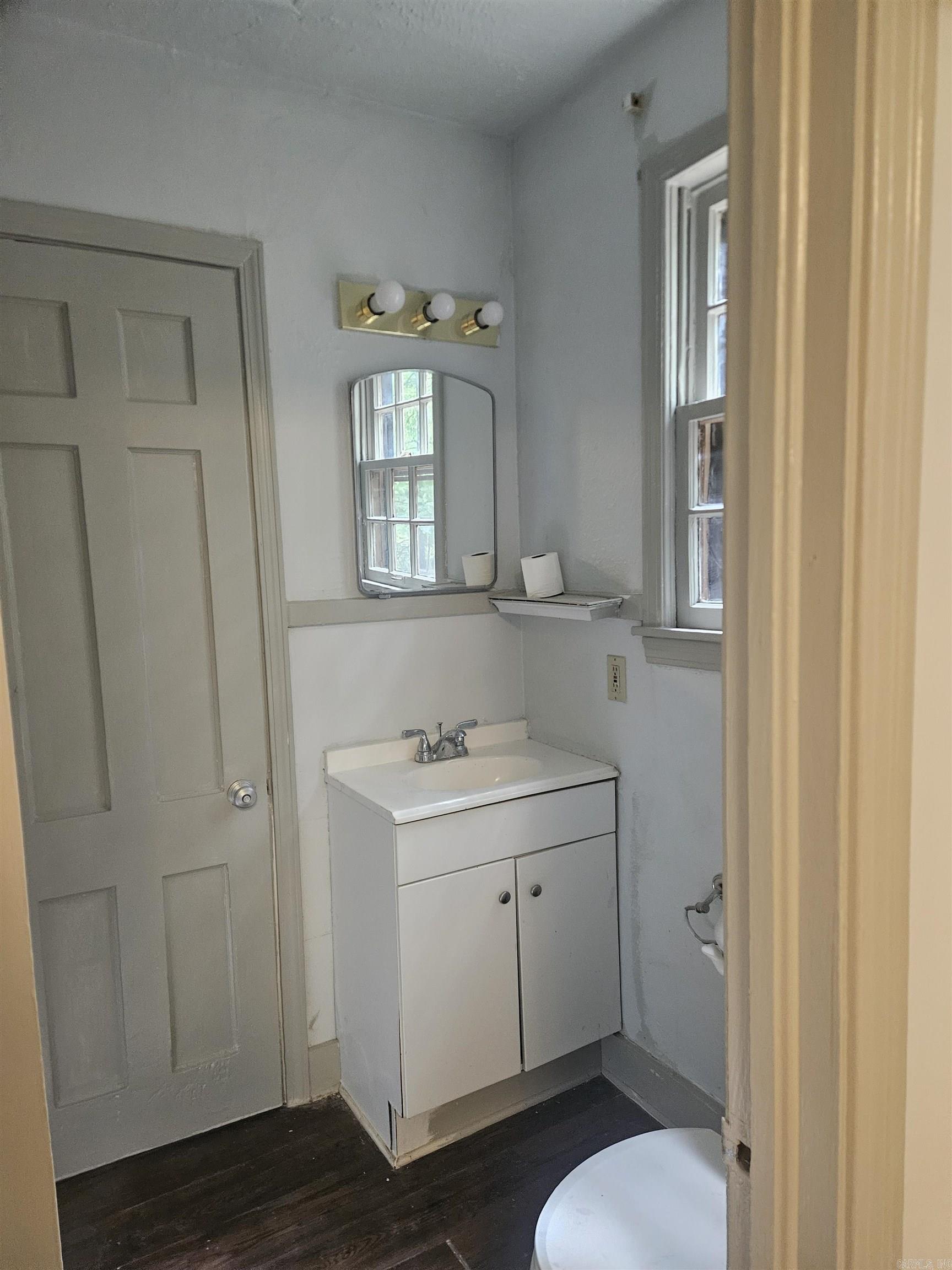 2405 S Fillmore Property Photo 12