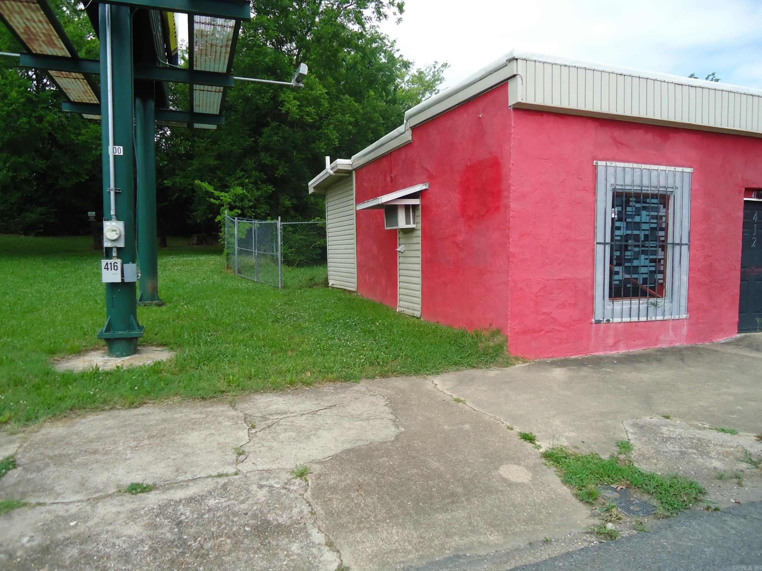 412 Broadway Street Property Photo 6