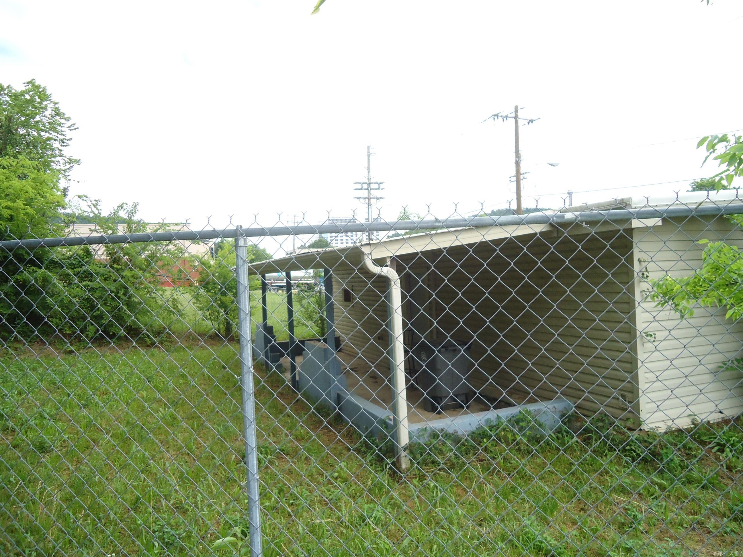 412 Broadway Street Property Photo 8