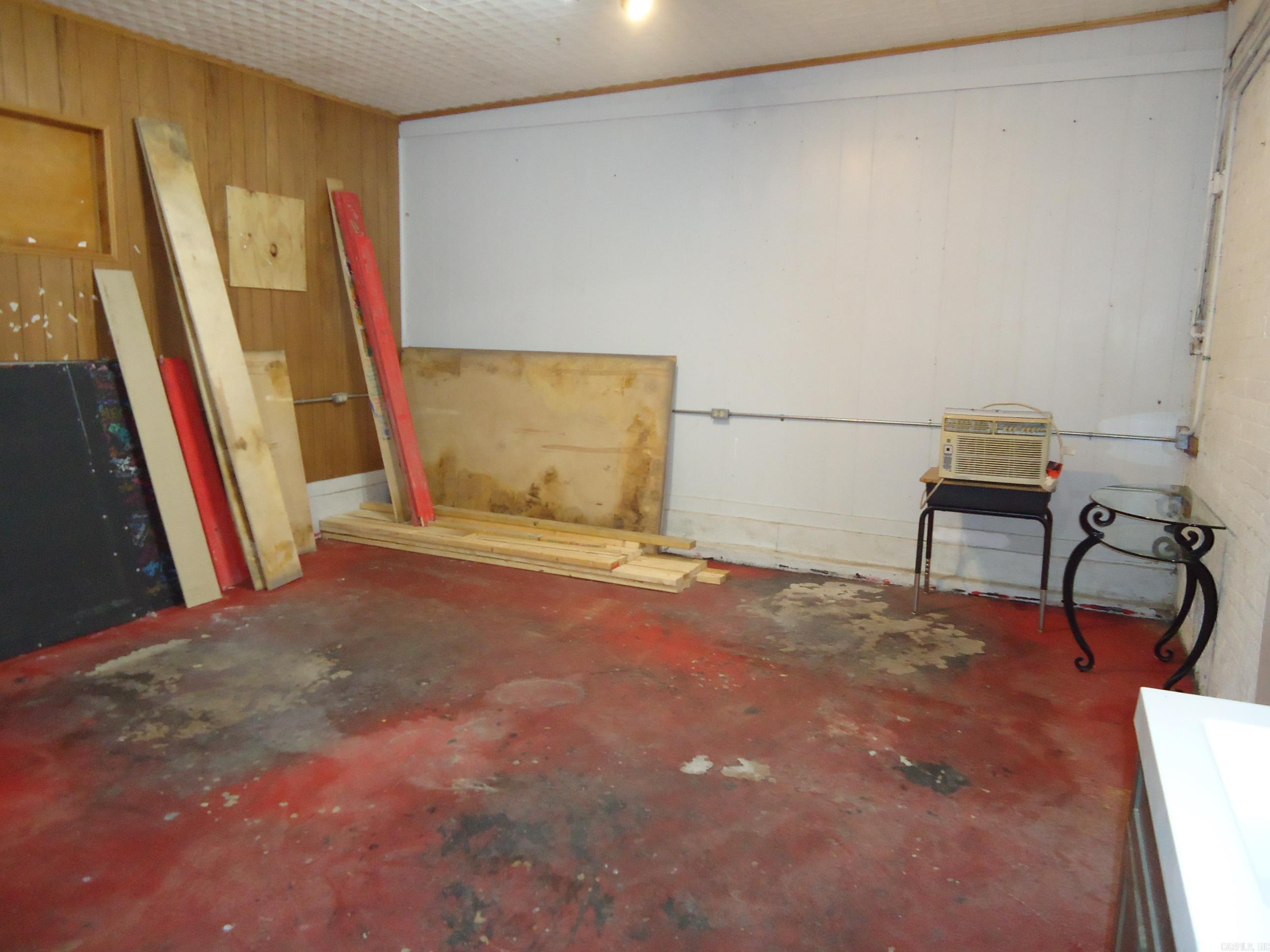 412 Broadway Street Property Photo 16