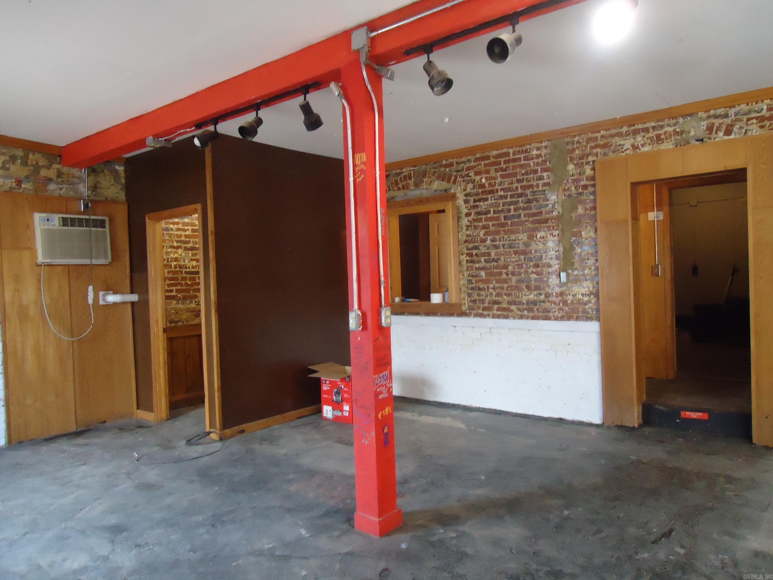 412 Broadway Street Property Photo 27