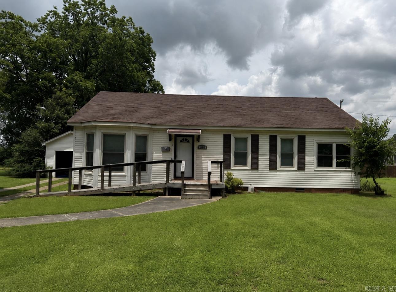 419 Dial Circle Property Photo 1